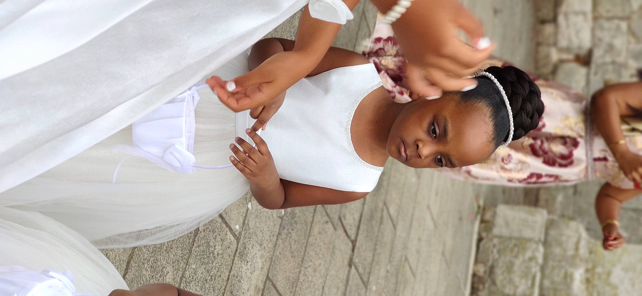 Thalynna participe au concours pour gagner de l'argent avec cette photo : bride, chest, dress, elbow, event, fashion_accessory, finger, formal_wear, fun, gesture, gown, happy, human_leg, jewellery, joint, person, plant, toddler, wedding_ceremony_supply, wedding_dress