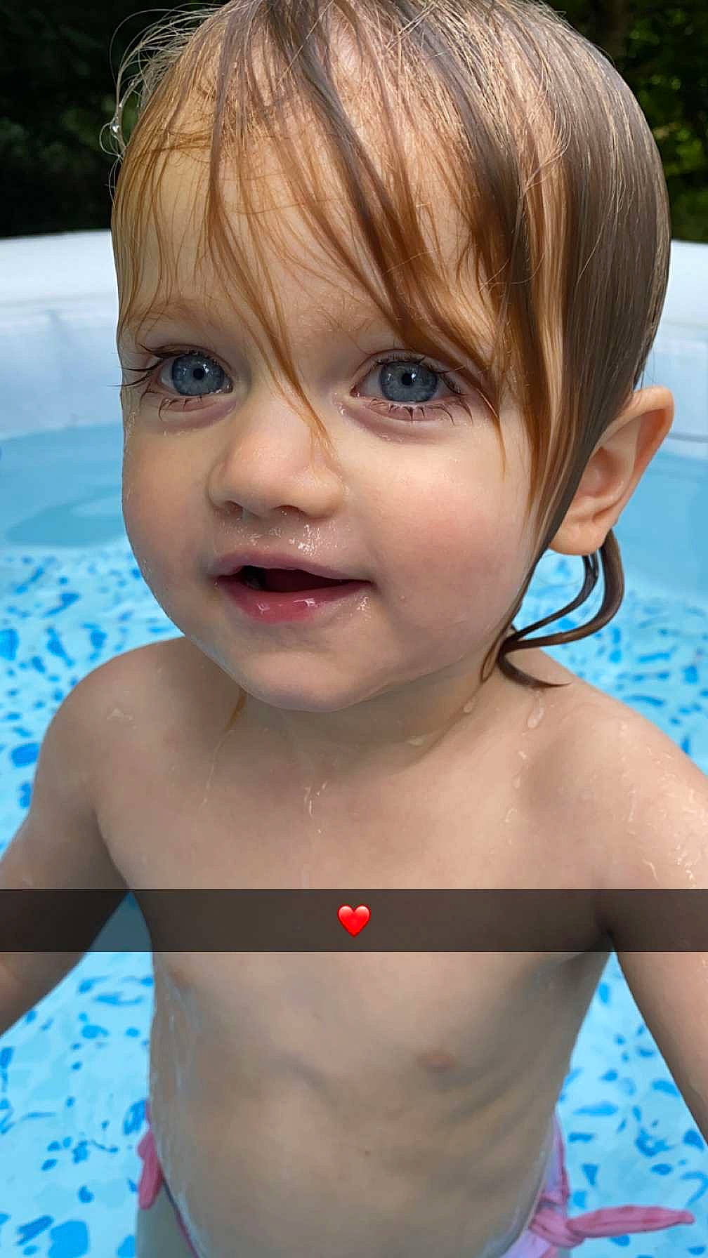 Aria participe au concours pour gagner de l'argent avec cette photo : bathing, blue, cheek, chest, child, chin, eyelash, facial_expression, hairstyle, happy, jaw, leisure, lip, neck, nose, person, skin, smile, swimming_pool, toddler