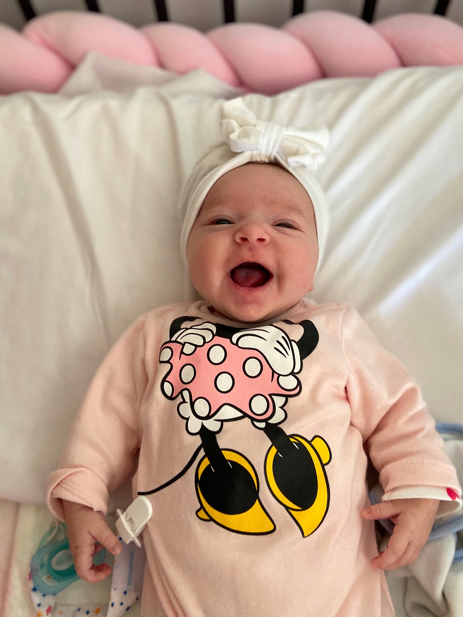 Nina a rejoint le concours — aidez-le/la à gagner de superbes lots ! audio_equipment, baby, baby_products, baby_toddler_clothing, child, ear, gadget, head, headphones, headwear, person, pink, product, technology, toddler