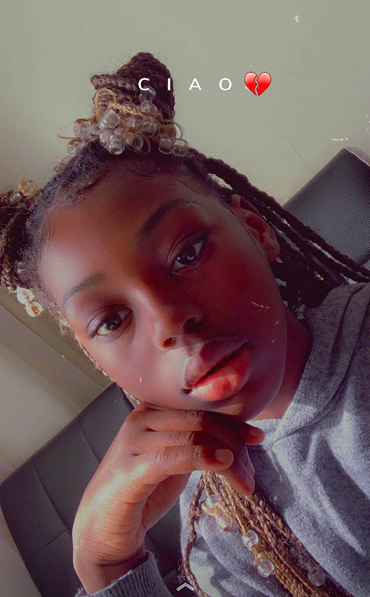 Anisette a rejoint le concours — aidez-le/la à gagner de superbes lots ! beauty, black_hair, child, cool, ear, eyelash, fashion_accessory, fashion_design, flash_photography, forehead, gesture, hand, happy, headpiece, jaw, jewellery, lip, nose, person, portrait_photography