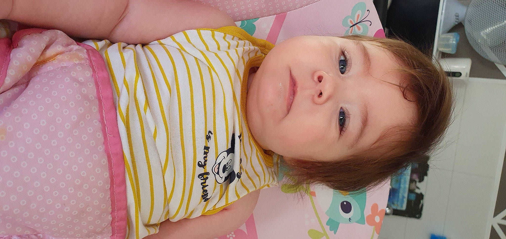 Capucine a rejoint le concours — aidez-le/la à gagner de superbes lots ! baby, baby_toddler_clothing, cheek, child, eyebrow, eyelash, finger, happy, iris, lip, mouth, neck, nose, person, pink, skin, sleeve, smile, throat, toddler