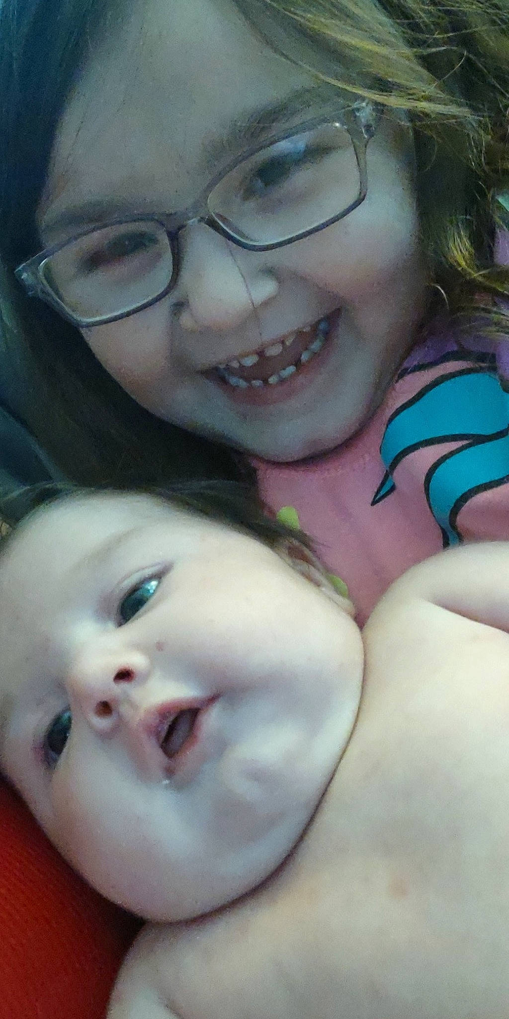 Ella is registered to the contest to win money with this photo: cheek, chin, eye, eyebrow, eyelash, face, facial_expression, forehead, glasses, happy, head, iris, joy, lip, mammal, mouth, nose, organ, person, skin