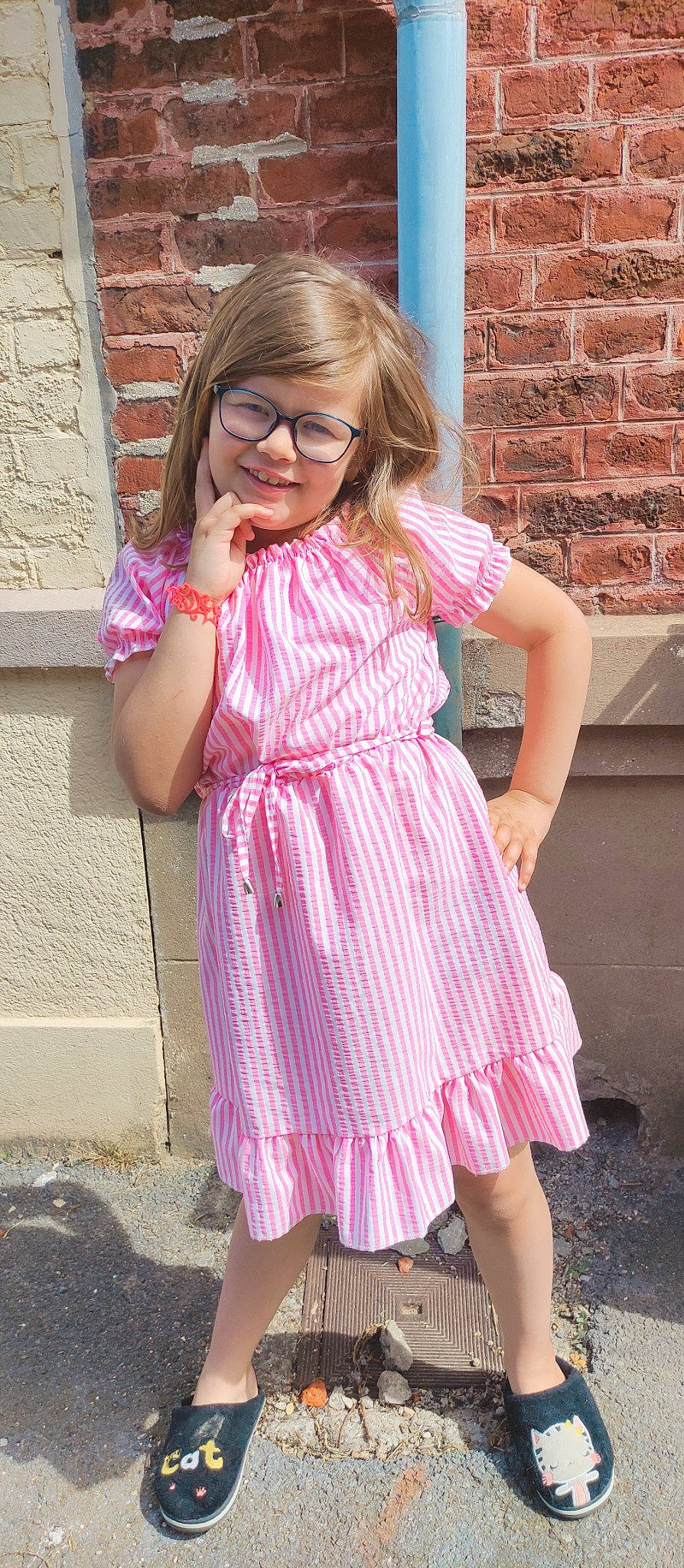 Noémie a rejoint le concours — aidez-le/la à gagner de superbes lots ! baby_toddler_clothing, day_dress, dress, eye, hair, human_body, joint, joy, leg, lip, neck, one_piece_garment, outerwear, person, photograph, purple, shoulder, skin, sleeve, standing