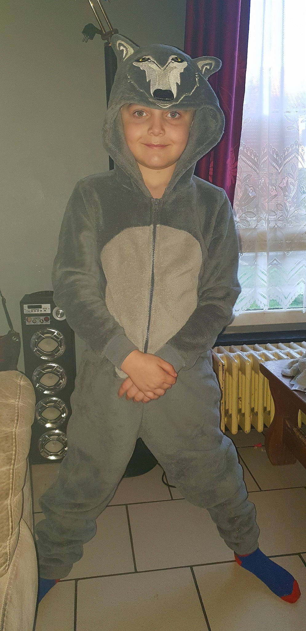 Keandro a rejoint le concours — aidez-le/la à gagner de superbes lots ! clothing, cool, costume, fun, headgear, headwear, human_behavior, joy, outerwear, person