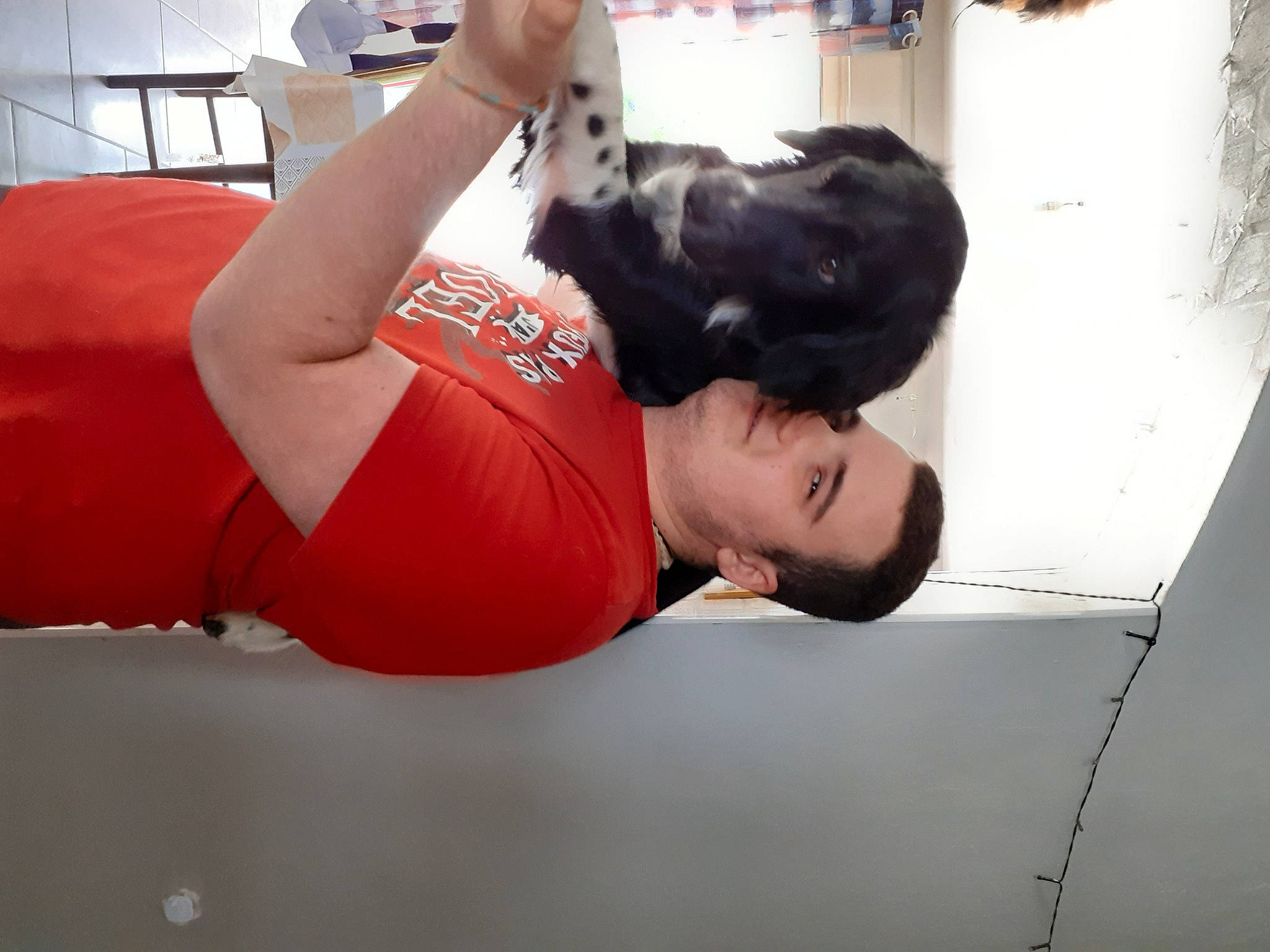 Saya participe au concours pour gagner de l'argent avec cette photo : abdomen, back, chest, elbow, flesh, fun, human_leg, joint, knee, leisure, physical_fitness, shorts, sportswear, t_shirt, thigh, trunk, waist, wrist