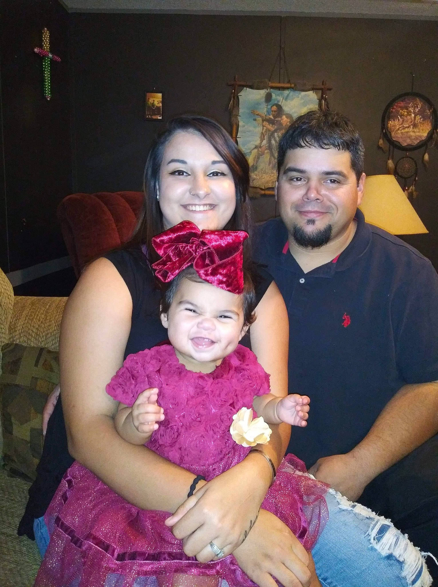 Mariana is registered to the contest to win money with this photo: abdomen, child, event, family, fun, headwear, joy, magenta, people, person, smile, toddler