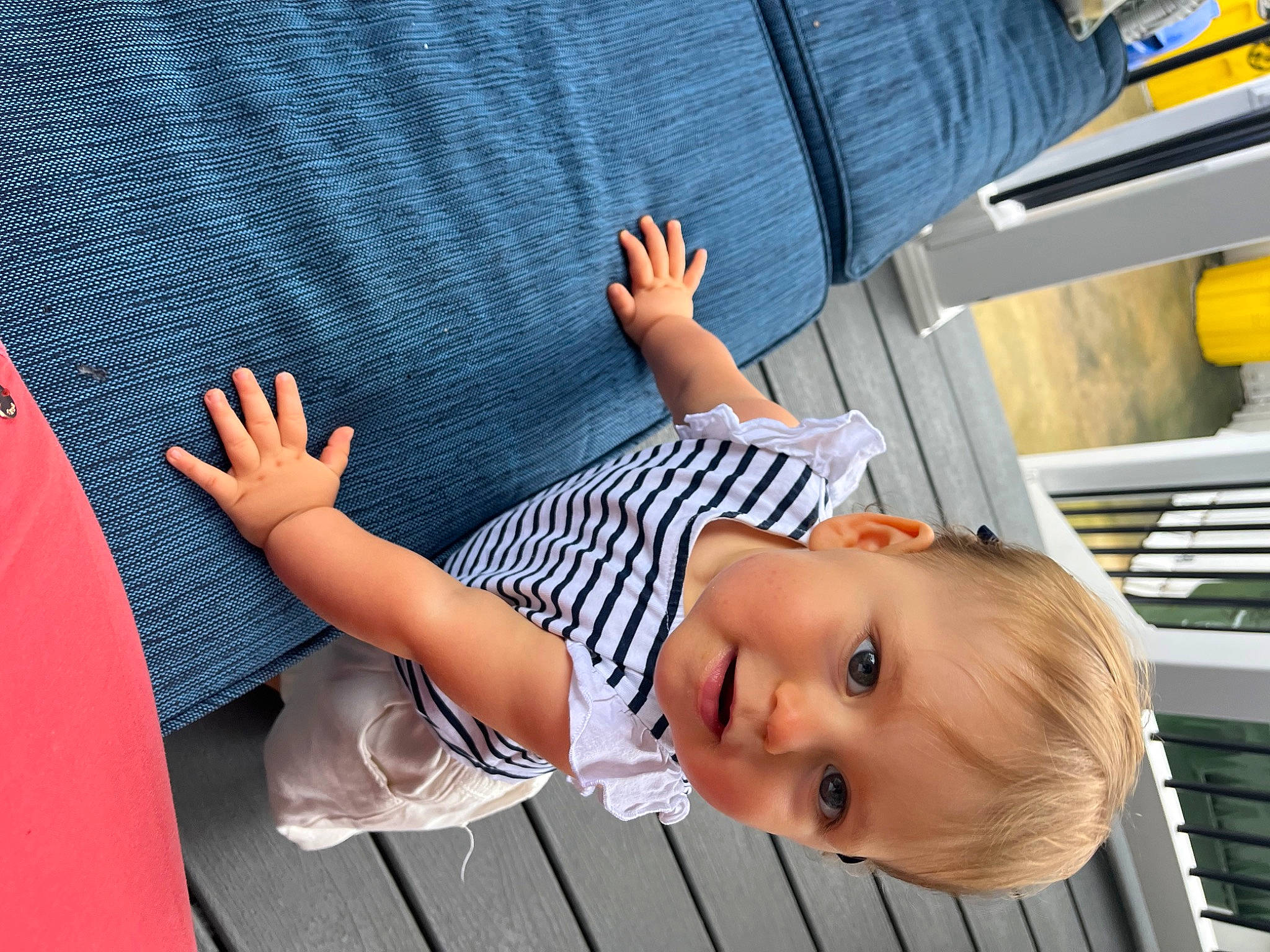 Brooke participe au concours pour gagner de l'argent avec cette photo : baby, baby_products, baby_safety, baby_toddler_clothing, child, comfort, finger, foot, fun, gesture, human_leg, knee, leisure, nail, pattern, person, skin, thumb, toddler, vacation