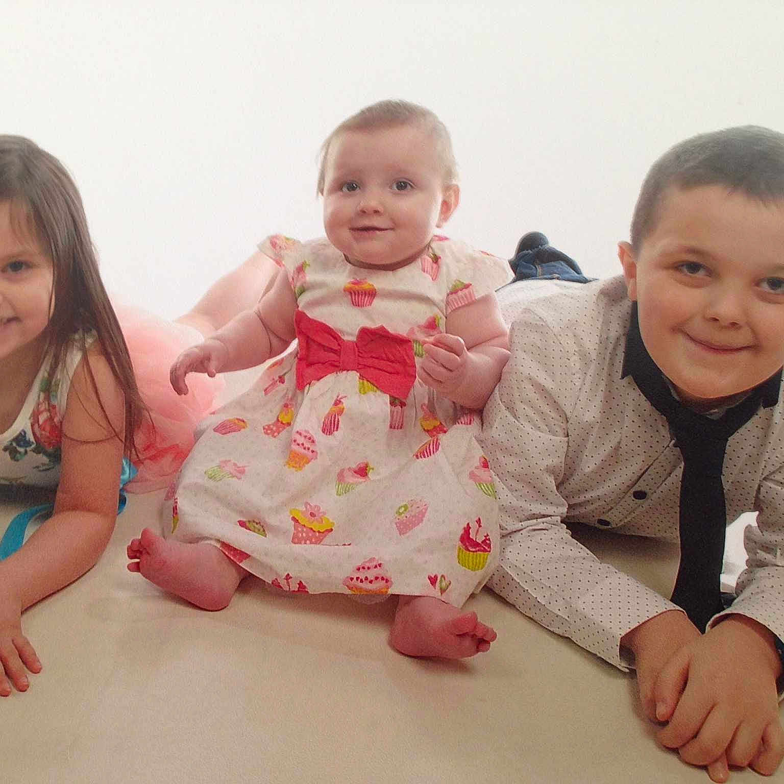 Saphire Cameron is registered to the contest to win money with this photo: