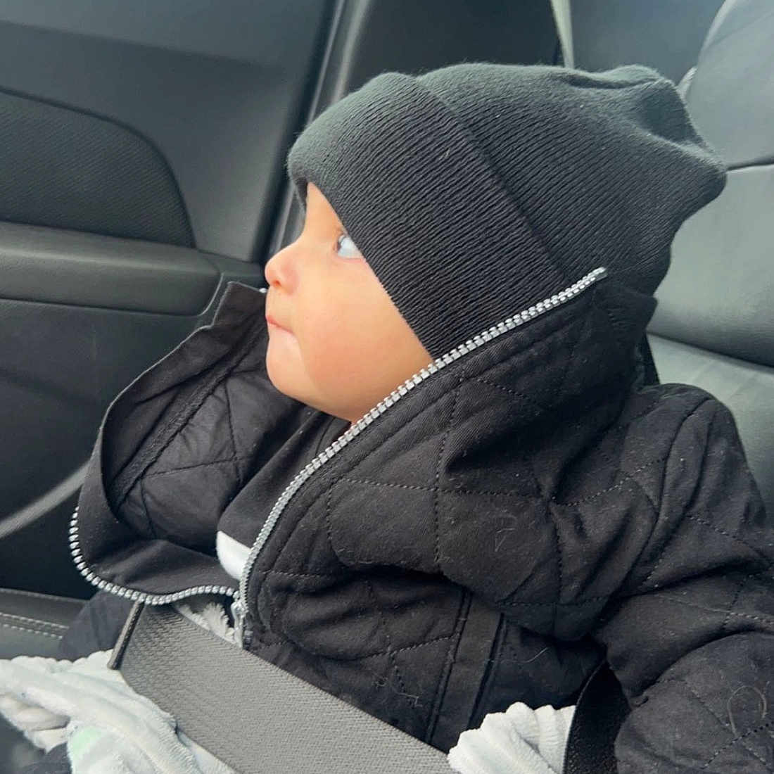 Jorge is registered to the contest to win money with this photo: auto_part, automotive_design, automotive_exterior, baby, baby_carriage, car, car_seat, car_seat_cover, comfort, family_car, head_restraint, jacket, luxury_vehicle, mode_of_transport, motor_vehicle, personal_luxury_car, steering_wheel, toddler, vehicle, vehicle_door