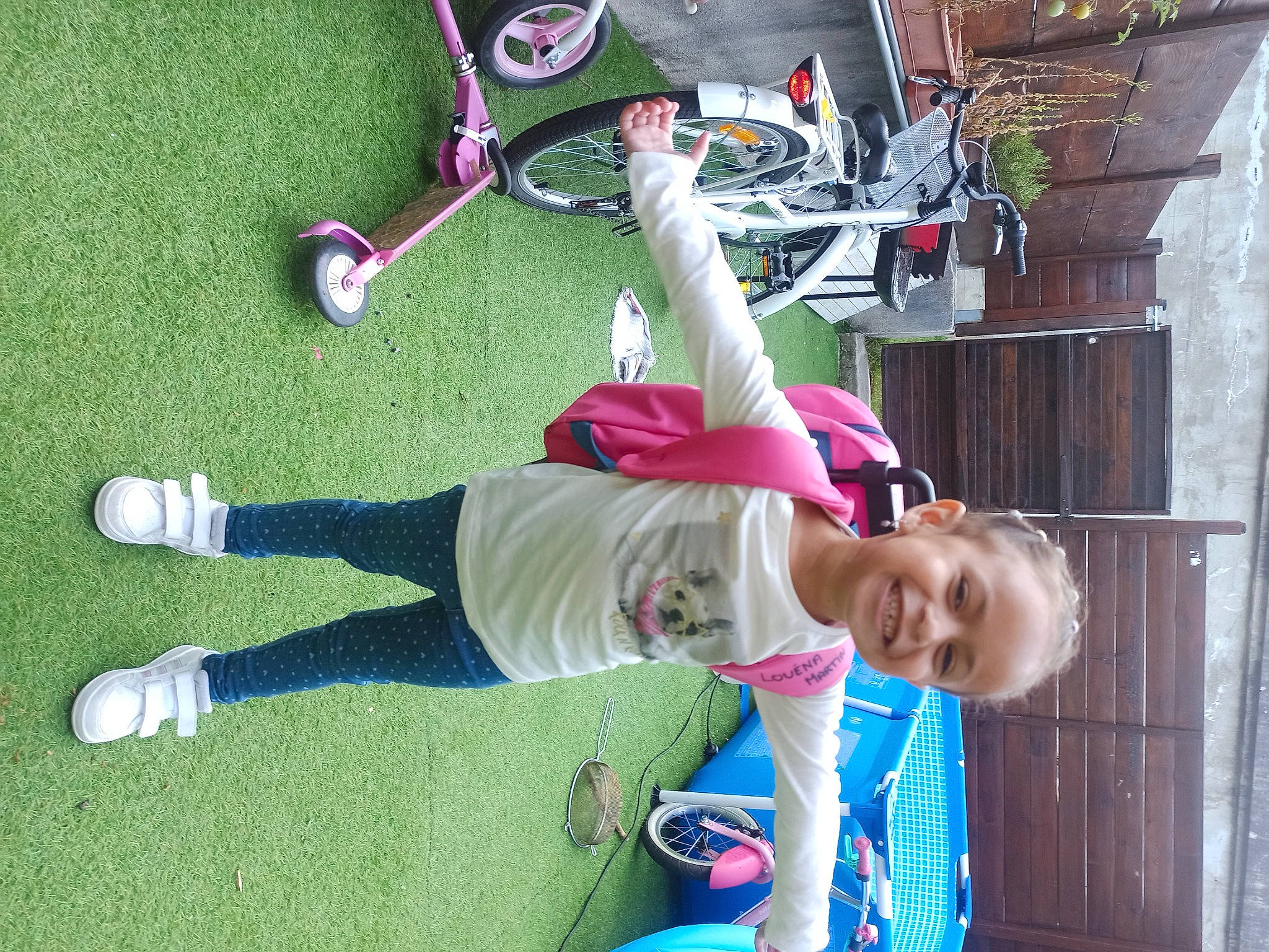 Louéna a rejoint le concours — aidez-le/la à gagner de superbes lots ! carmine, clothing, fun, grass, joy, knee, leisure, person, plant, player, recreation, shoe, shorts, smile, sneakers, sports_equipment, sports_uniform, sportswear, tire, vehicle