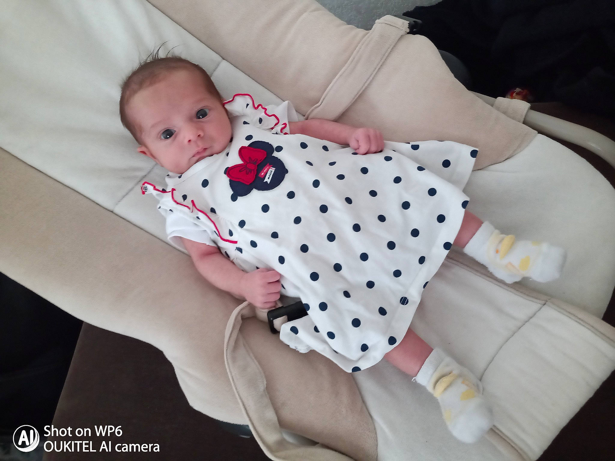 Yoenaï participe au concours pour gagner de l'argent avec cette photo : baby, baby_products, baby_sleeping, baby_toddler_clothing, cheek, child, design, finger, leg, pattern, person, polka_dot, product, room, skin, sleep, toddler