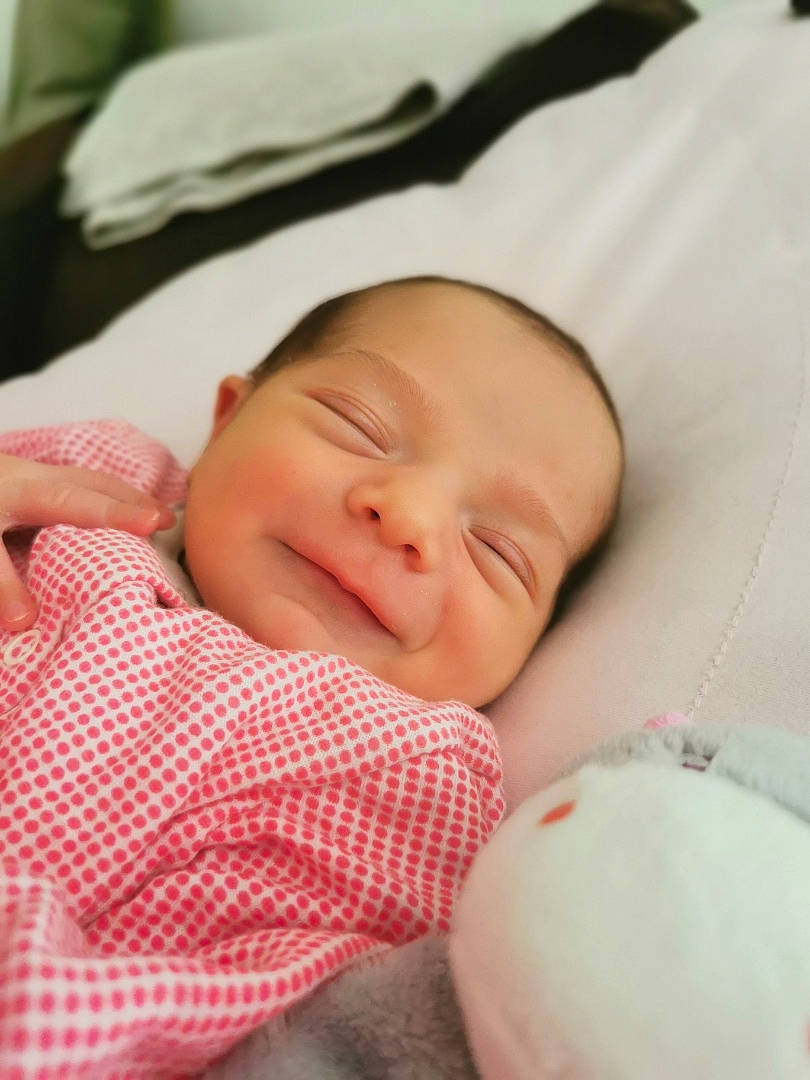 Yoenaï a rejoint le concours — aidez-le/la à gagner de superbes lots ! baby, baby_sleeping, beauty, bedtime, birth, cheek, child, eye, face, head, lip, mouth, nap, nose, person, pink, portrait_photography, skin, sleep, toddler