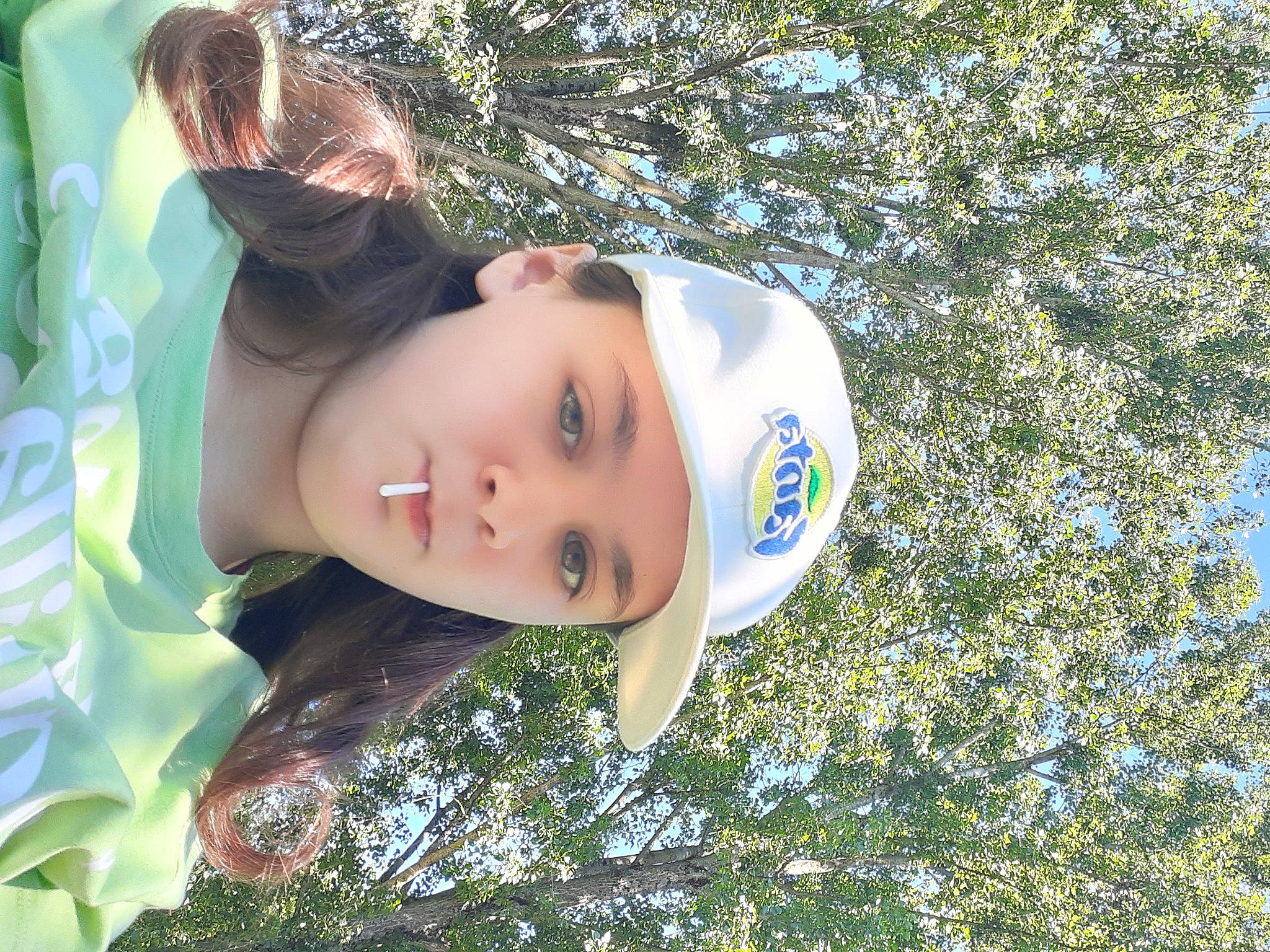 Ely participe au concours pour gagner de l'argent avec cette photo : black_hair, botany, child, cool, electric_blue, eye, fun, grass, happy, headwear, leaf, leisure, lip, nature, pattern, people_in_nature, person, plant, recreation, sky