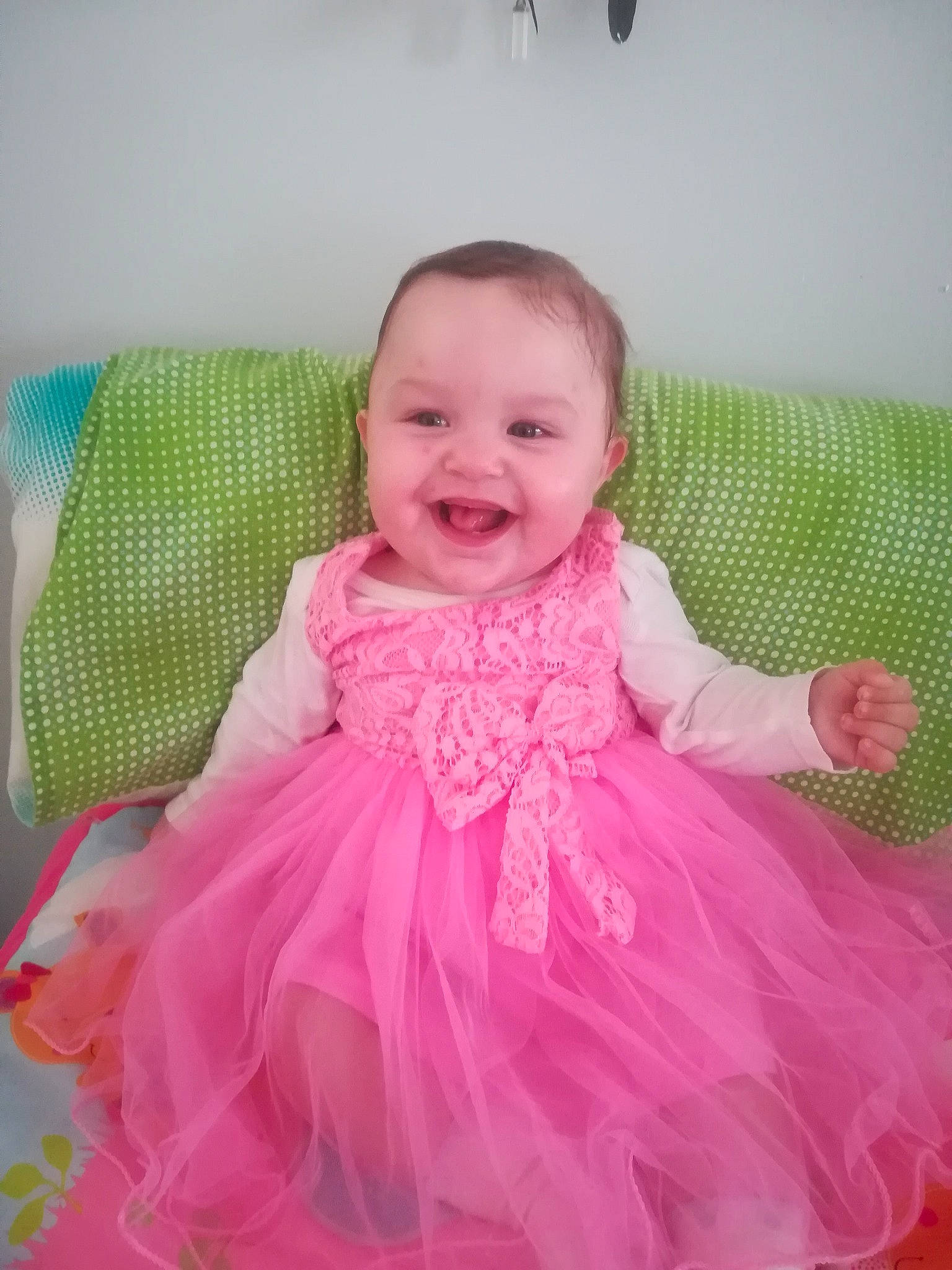 Kassandra a rejoint le concours — aidez-le/la à gagner de superbes lots ! baby, baby_toddler_clothing, child, clothing, costume, dress, joy, person, pink, product, skin, smile, toddler