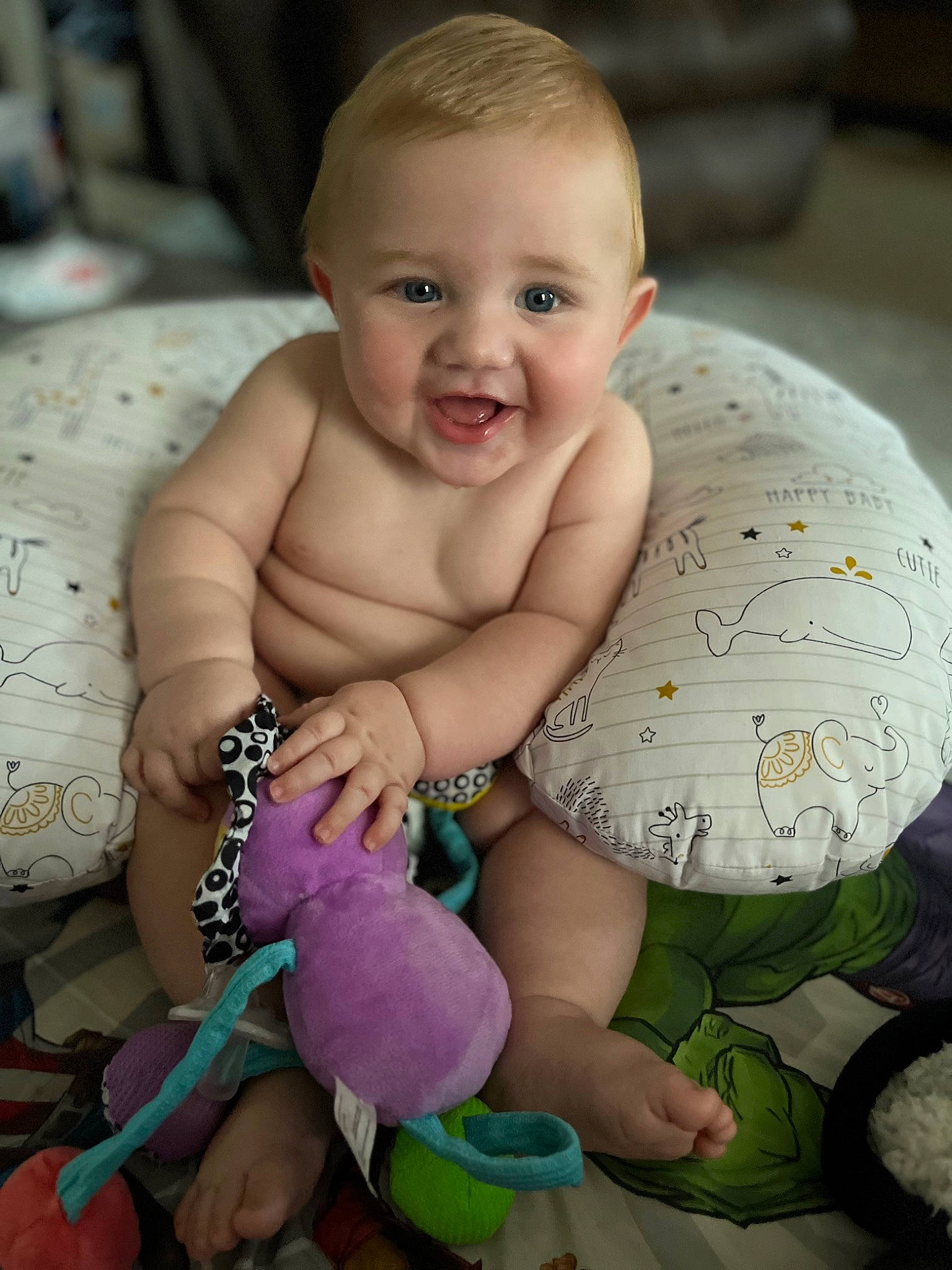 Kash is registered to the contest to win money with this photo: abdomen, arm, baby, baby_toddler_clothing, cheek, chest, child, eye, finger, foot, fun, happy, jewellery, joy, nail, person, pink, sitting, skin, smile