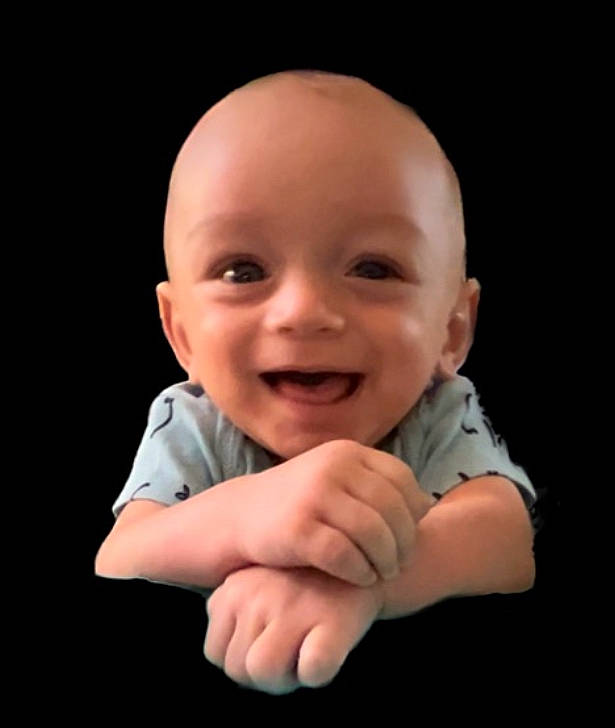 Rió is registered to the contest to win money with this photo: baby, baby_toddler_clothing, cheek, child, comfort, darkness, finger, flash_photography, fun, gesture, happy, joy, laugh, lip, nail, nose, person, sitting, sleeve, smile