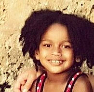 Djenna participe au concours pour gagner de l'argent avec cette photo :