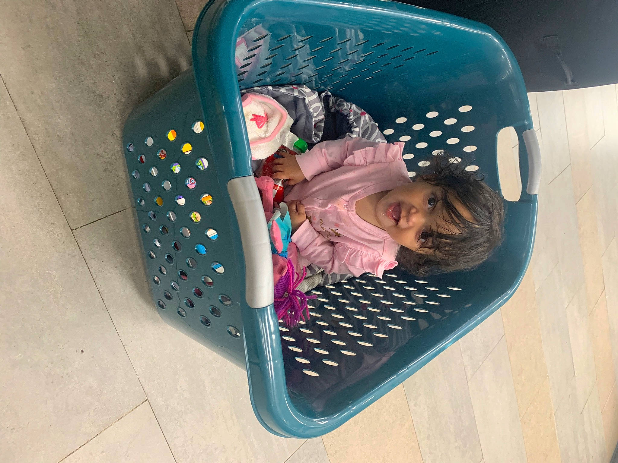 Isla joined the competition — help win amazing prizes! auto_part, automotive_design, automotive_exterior, automotive_lighting, baby, baby_products, baby_toddler_clothing, bag, bumper, child, circle, comfort, design, electric_blue, fun, luggage_and_bags, pattern, person, toddler, trunk