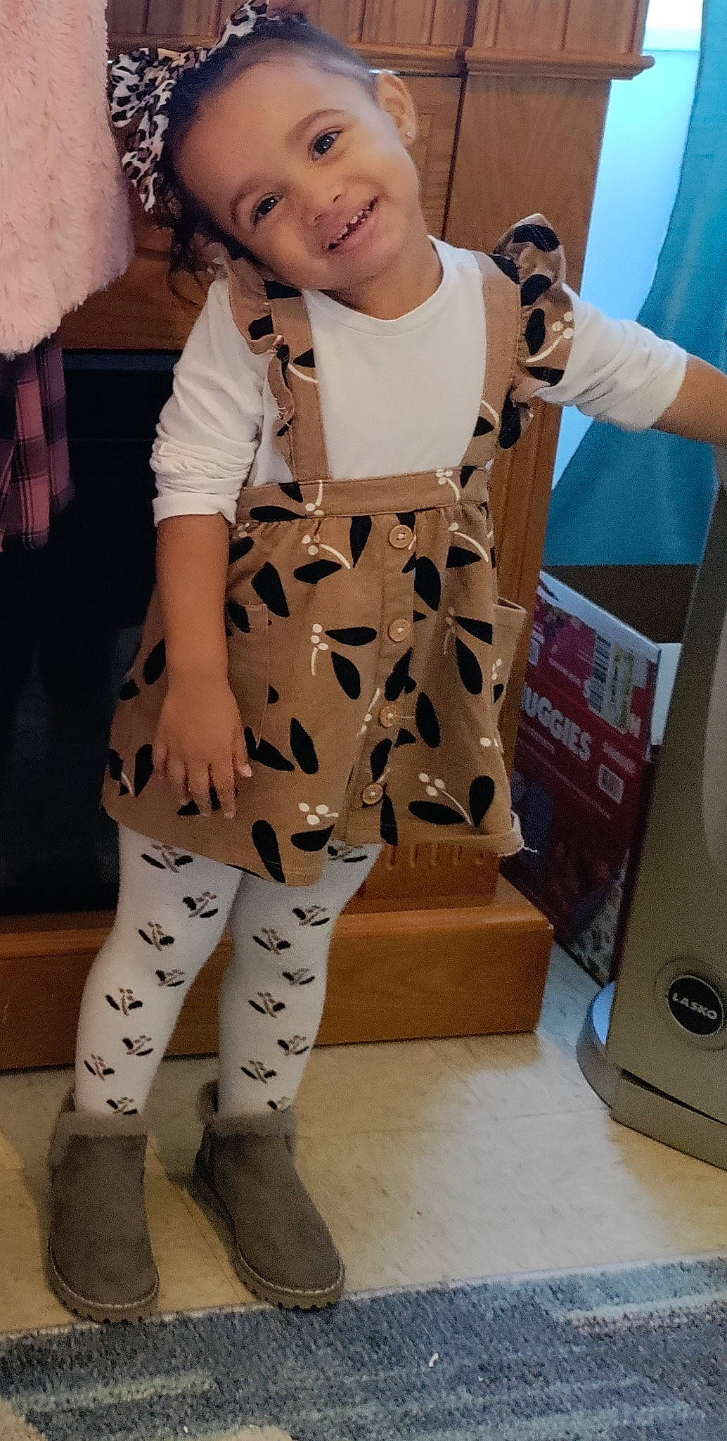 Azalee joined the competition — help win amazing prizes! arm, bag, belt, cool, eyewear, fashion_design, human_leg, joint, joy, knee, leg, neck, outerwear, pattern, person, sleeve, smile, sportswear, standing, thigh