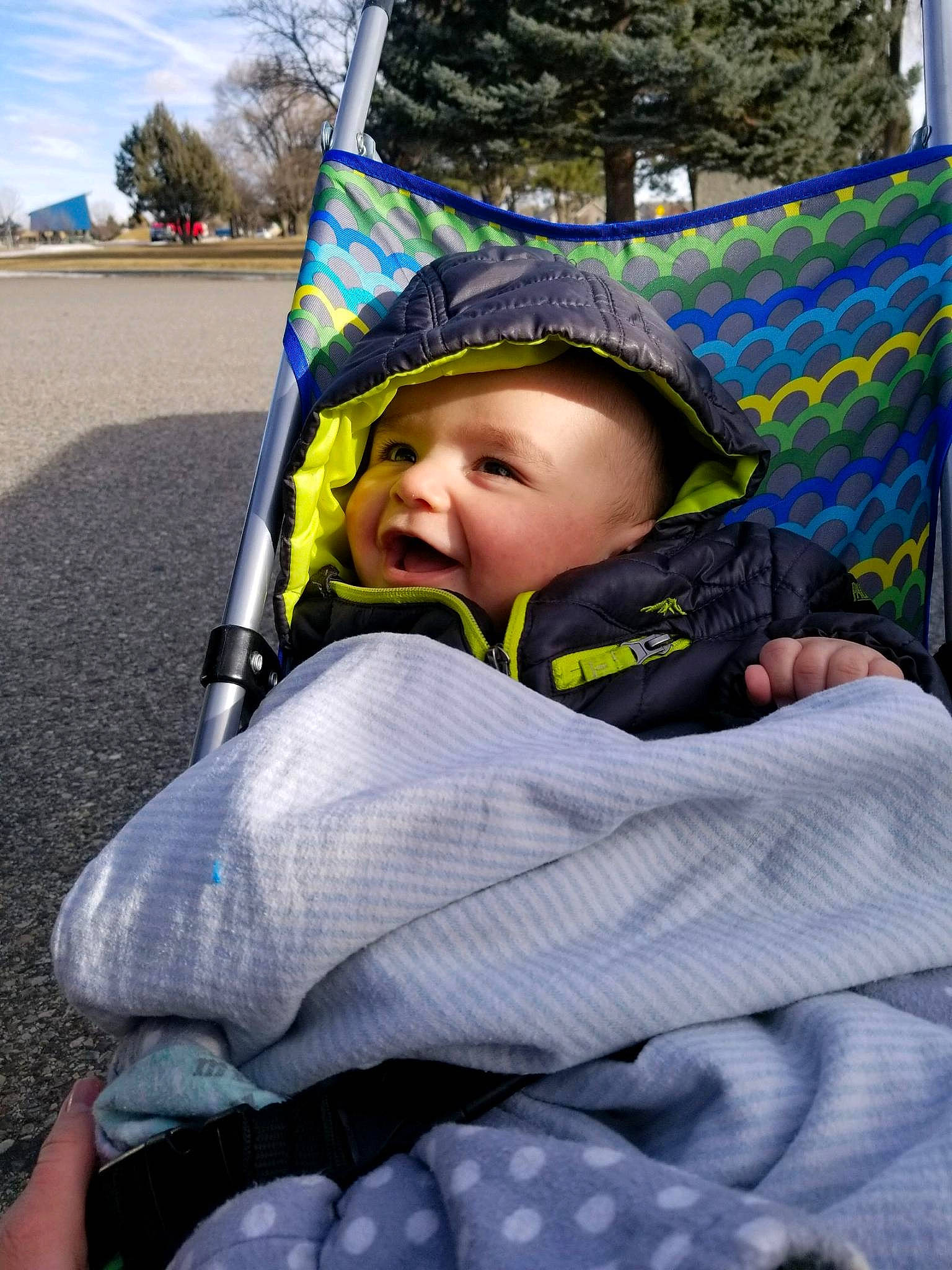 Evander is registered to the contest to win money with this photo: auto_part, baby, baby_carriage, baby_products, child, pattern, person, product, sleep, toddler, tree, vacation