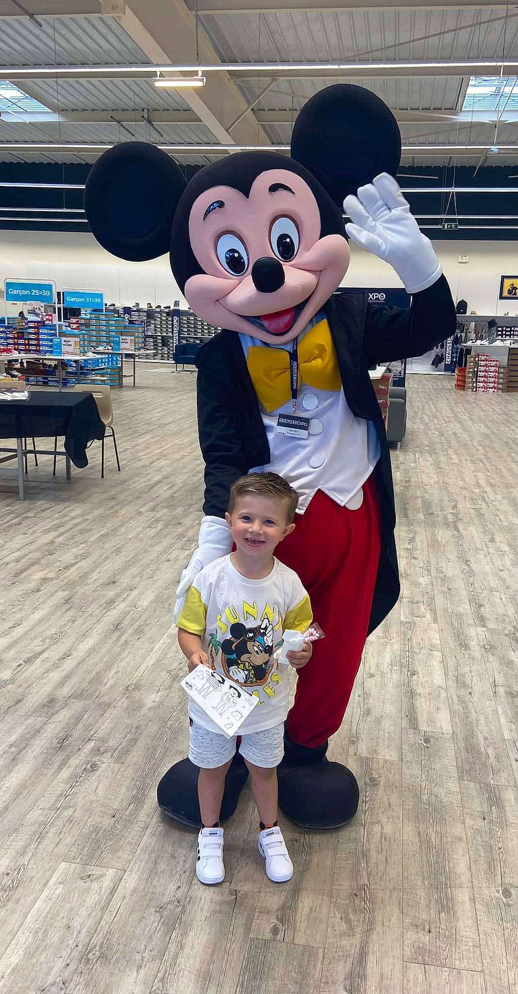 Jessy a rejoint le concours — aidez-le/la à gagner de superbes lots ! child, event, fun, fur, happy, hat, joy, leisure, mascot, person, photograph, recreation, shorts, smile, snapshot, suit, t_shirt, toddler, tourism, travel