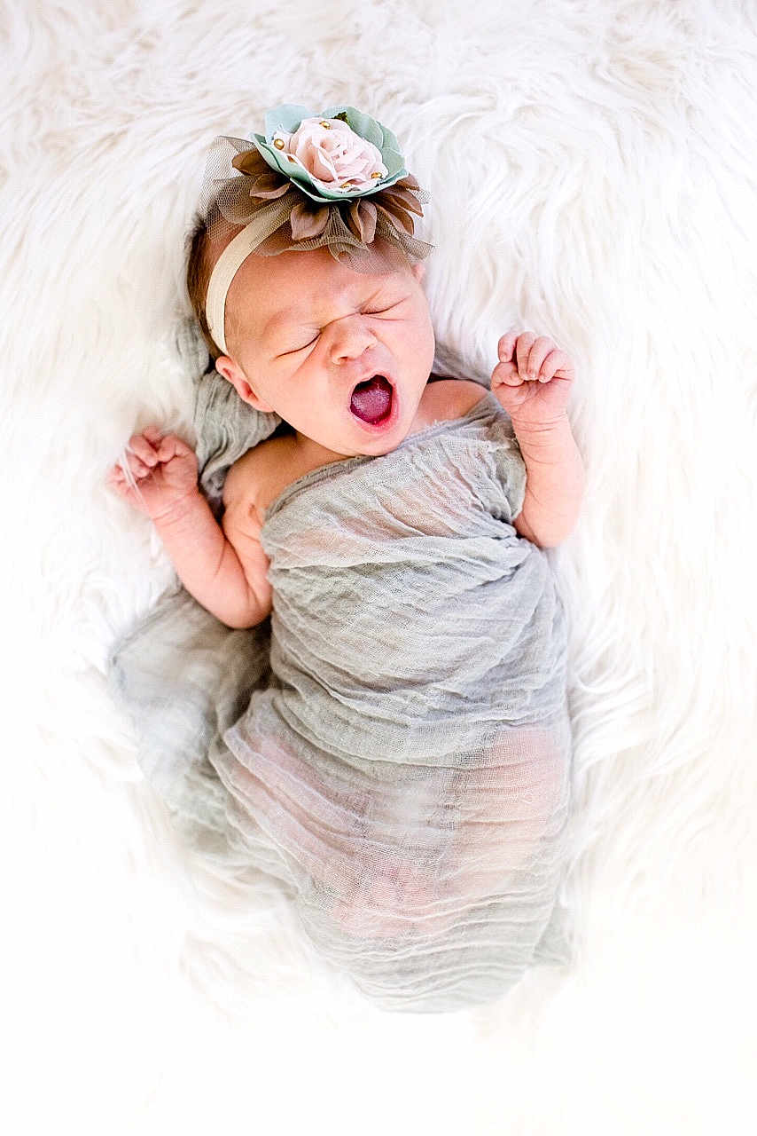 Desi is registered to the contest to win money with this photo: