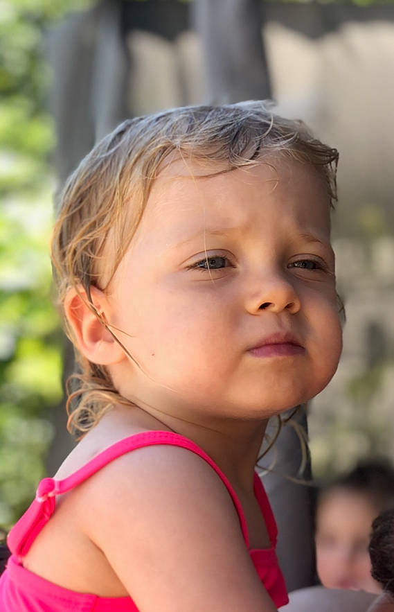 Gina participe au concours pour gagner de l'argent avec cette photo : baby, beauty, cheek, child, child_model, chin, close_up, eye, face, happy, head, lip, nose, person, photography, pink, skin, smile, summer, toddler