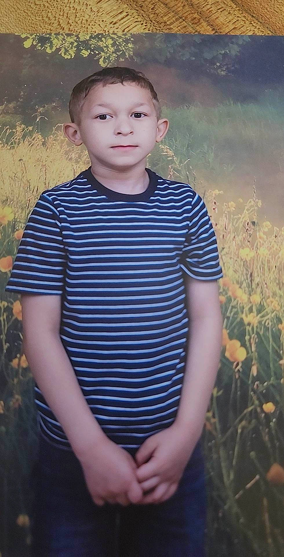 Kyzer joined the competition — help win amazing prizes! azure, chin, face, flash_photography, grass, hairstyle, happy, head, human_body, iris, light, neck, organ, people_in_nature, person, plant, skin, sleeve, standing, t_shirt