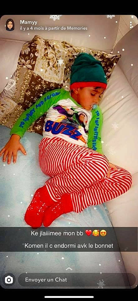 Abraham a rejoint le concours — aidez-le/la à gagner de superbes lots ! baby, baby_products, baby_toddler_clothing, beanie, cap, carmine, child, christmas, event, fictional_character, fun, happy, headwear, holiday, knit_cap, leisure, pattern, person, play, sitting