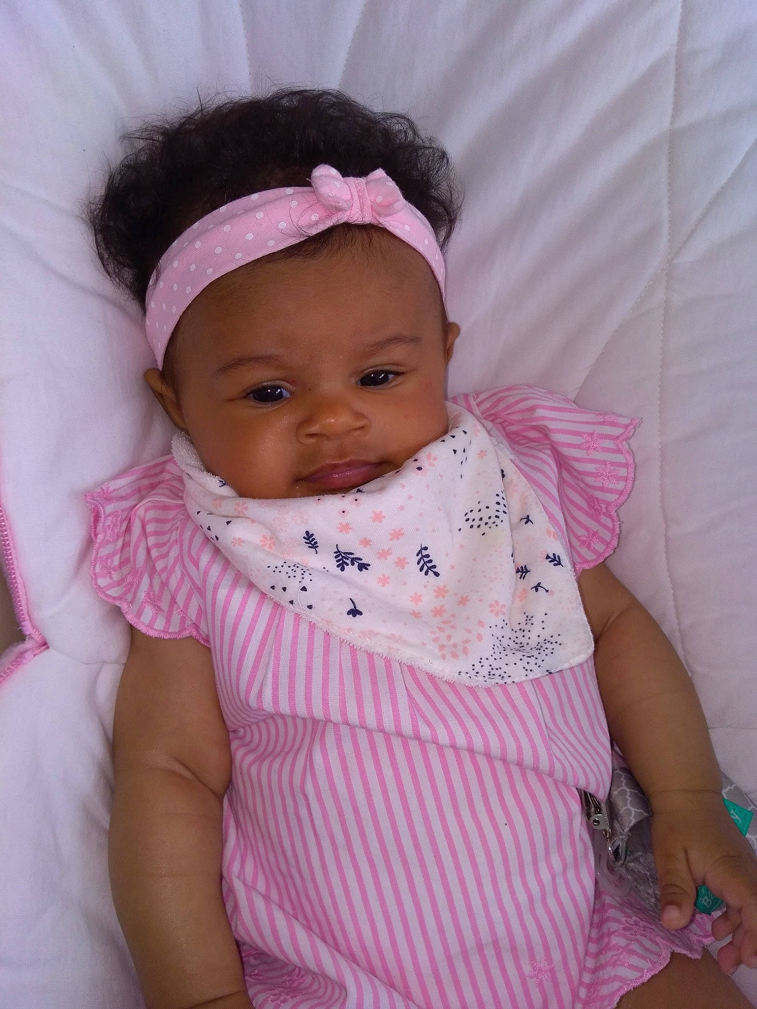 Yvanna a rejoint le concours — aidez-le/la à gagner de superbes lots ! baby, baby_products, baby_toddler_clothing, cheek, child, hair_accessory, headgear, person, pink, product, skin, toddler