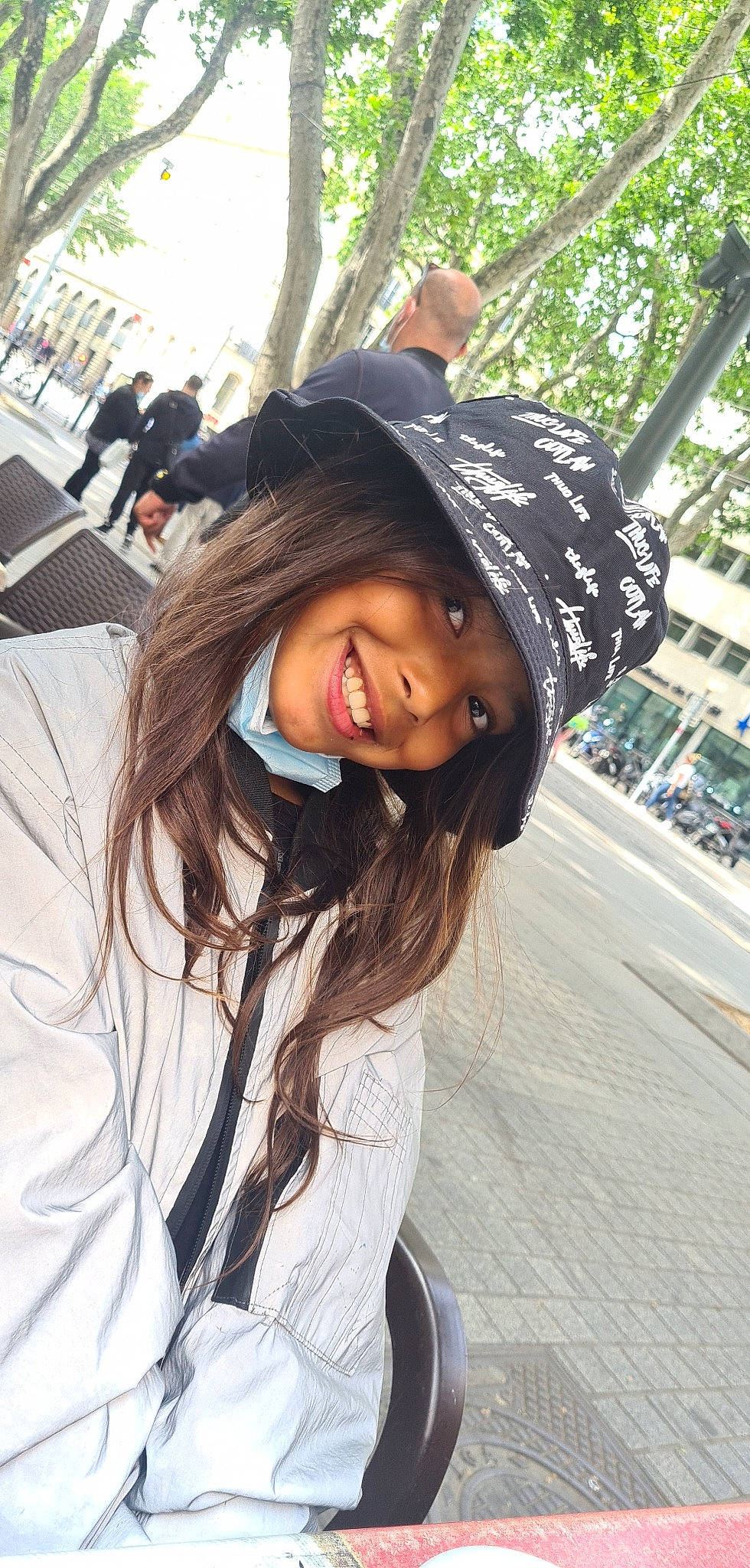 Shaïma participe au concours pour gagner de l'argent avec cette photo : black_hair, cap, cool, denim, eyewear, fashion, hairstyle, happy, hat, headgear, headwear, joy, lip, long_hair, outerwear, person, recreation, sleeve, smile, street_fashion