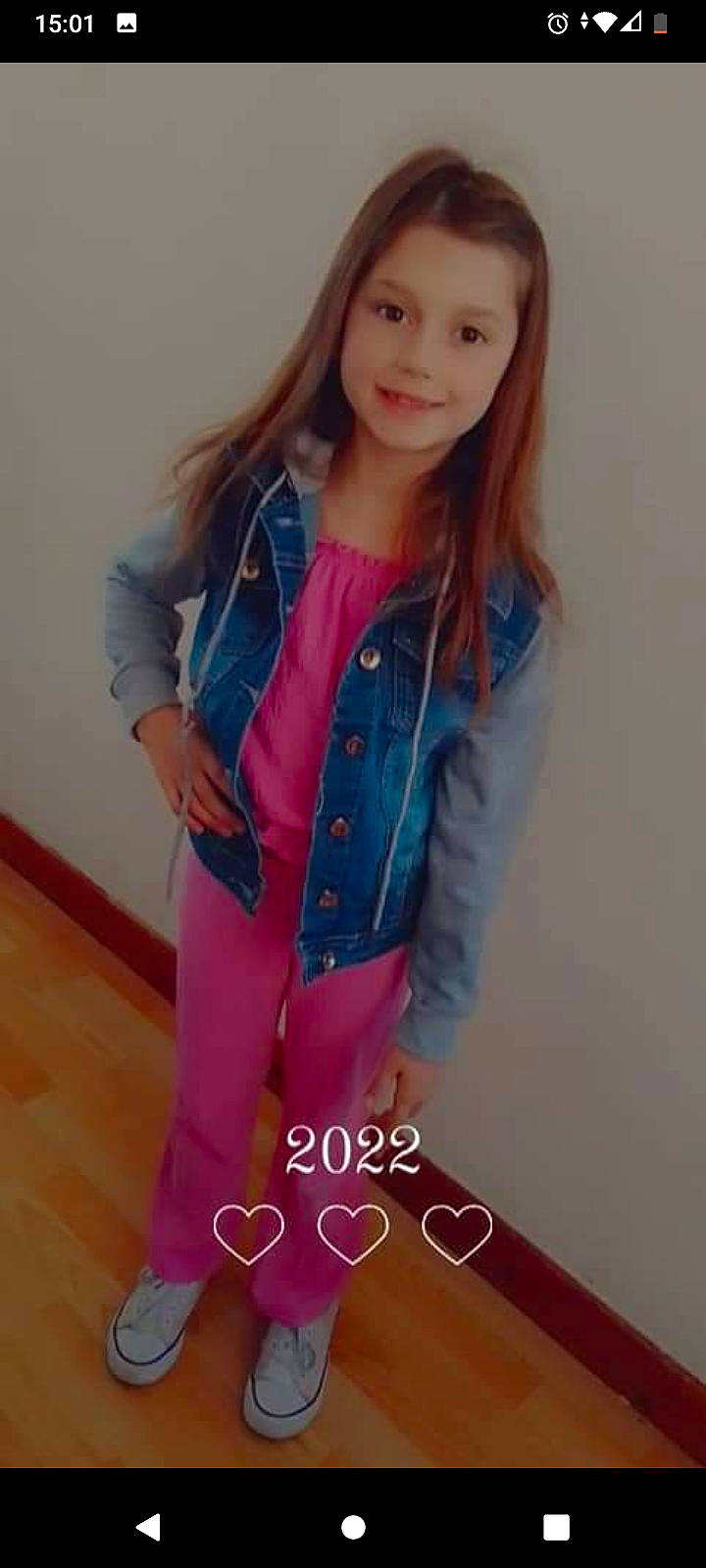 Tahynna participe au concours pour gagner de l'argent avec cette photo : blazer, collar, denim, face, fashion_design, hair, hairstyle, jacket, joy, lip, neck, outerwear, person, pink, skin, sleeve, smile, street_fashion, t_shirt, thigh