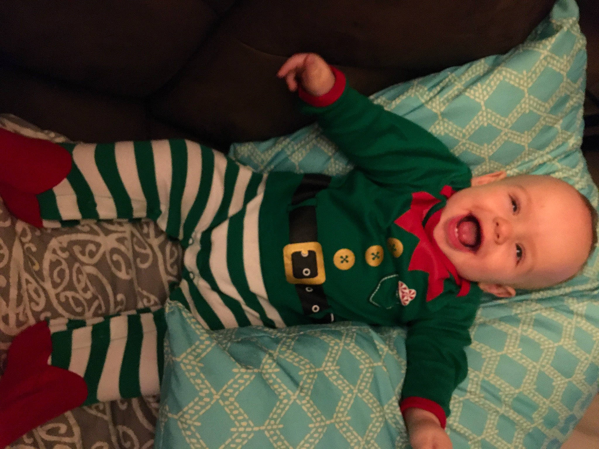 Niklaus is registered to the contest to win money with this photo: baby, child, leg, person, toddler