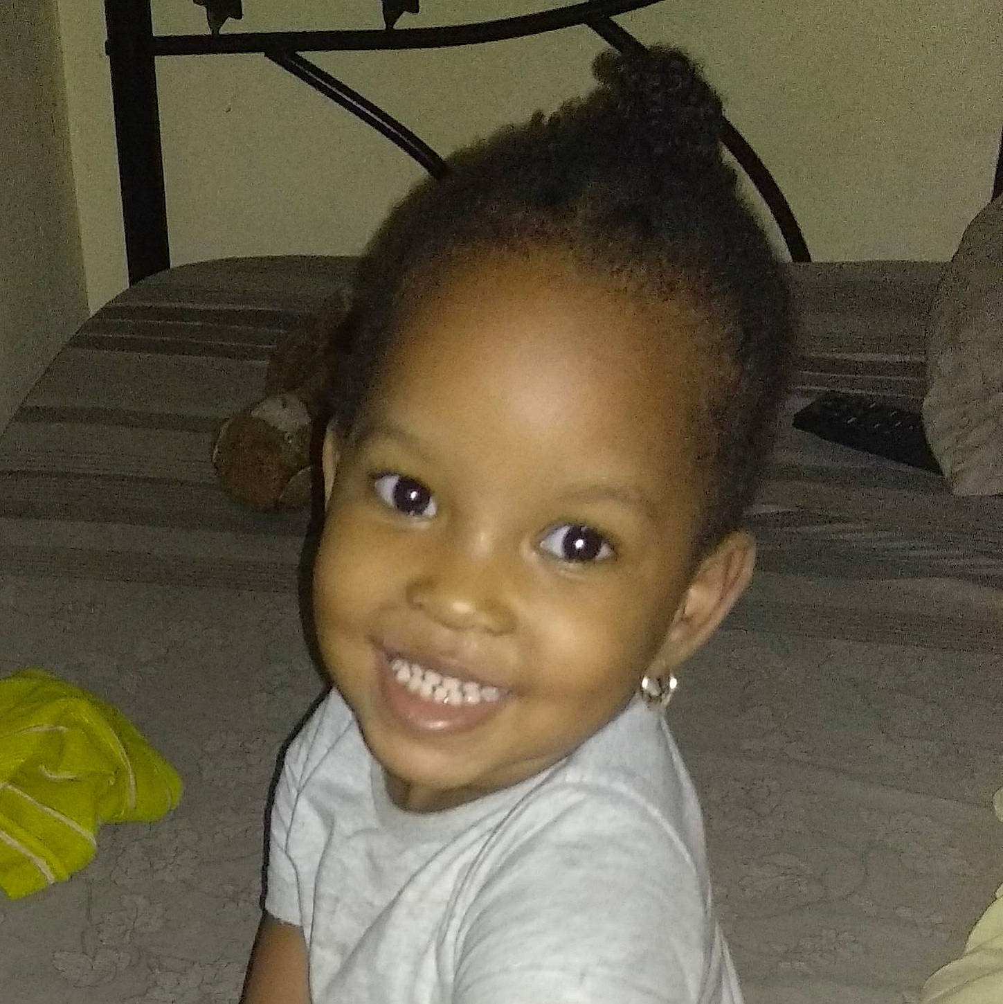 Laïana a rejoint le concours — aidez-le/la à gagner de superbes lots ! black_hair, cheek, child, chin, ear, eye, eyebrow, face, forehead, hair, hairstyle, head, joy, lip, nose, person, skin, smile, toddler