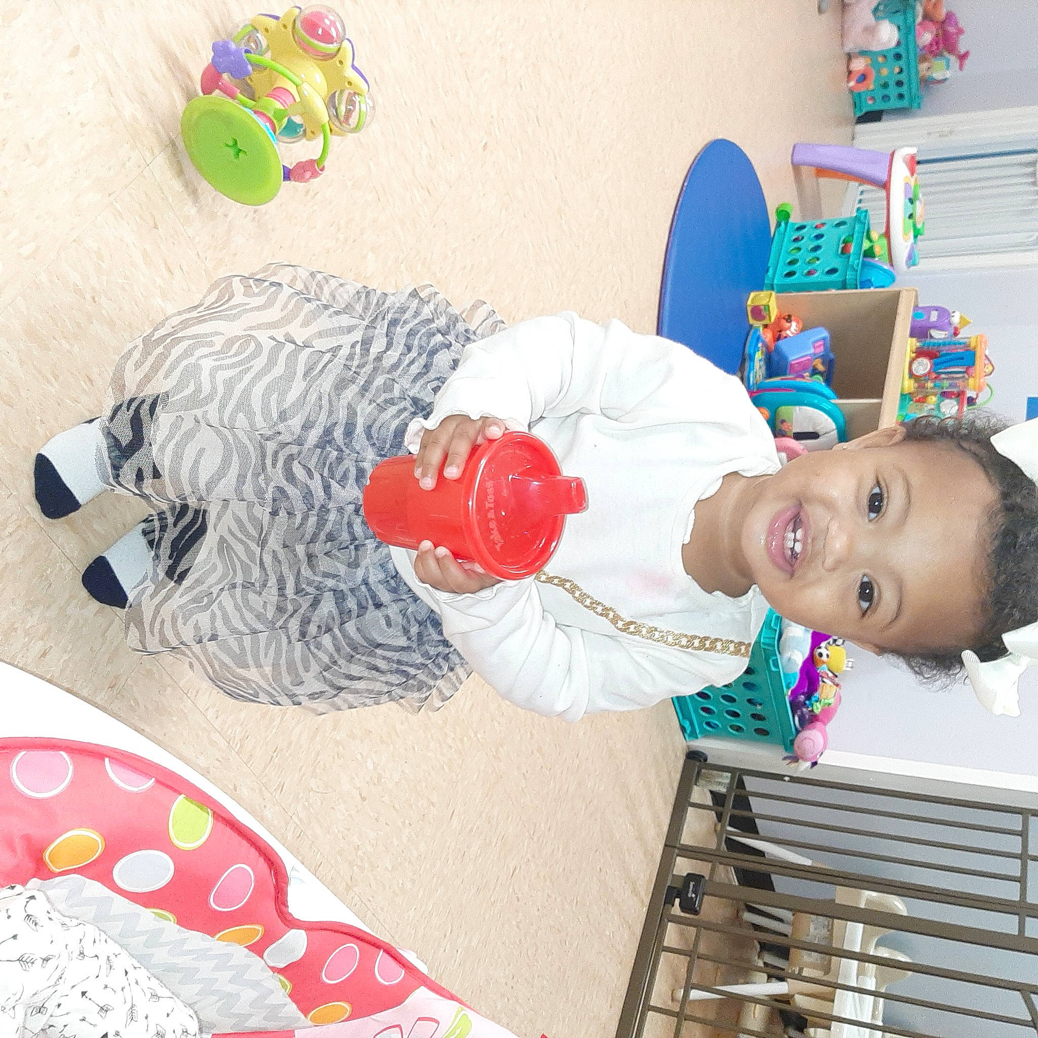 Daviex is registered to the contest to win money with this photo: baby, baby_products, baby_toddler_clothing, baby_toys, child, joy, person, plastic, shelf, stuffed_toy, toddler, toy