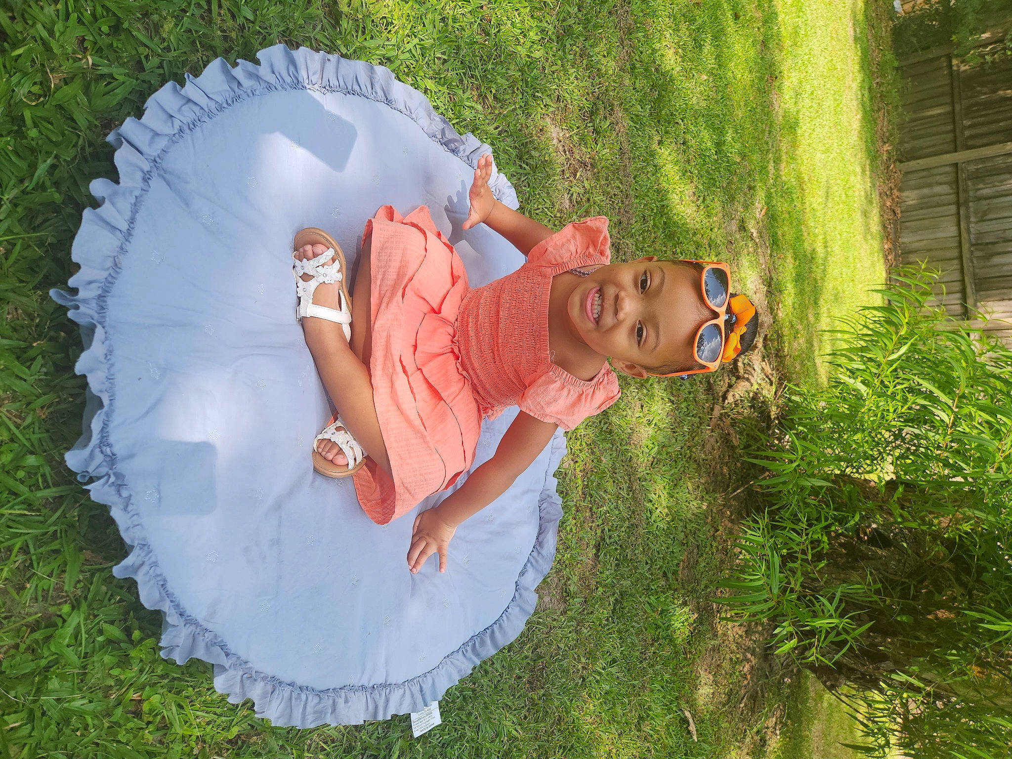 Daviex is registered to the contest to win money with this photo: circle, fun, grass, grass_family, grassland, happy, hat, joy, lawn, leaf, leisure, mammal, meadow, natural_environment, people_in_nature, person, plant, recreation, sunlight, toddler