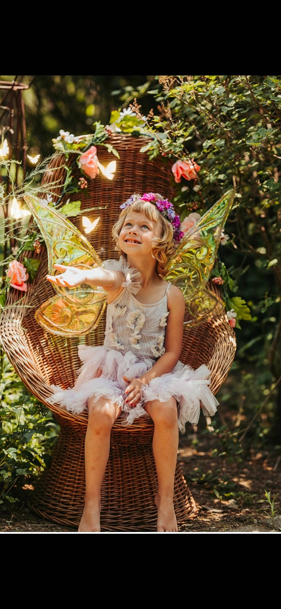 Savannah joined the competition — help win amazing prizes! beauty, botany, chair, dress, entertainment, event, eye, fawn, fun, garden, grass, happy, headgear, headpiece, joy, leisure, necklace, people_in_nature, performing_arts, person