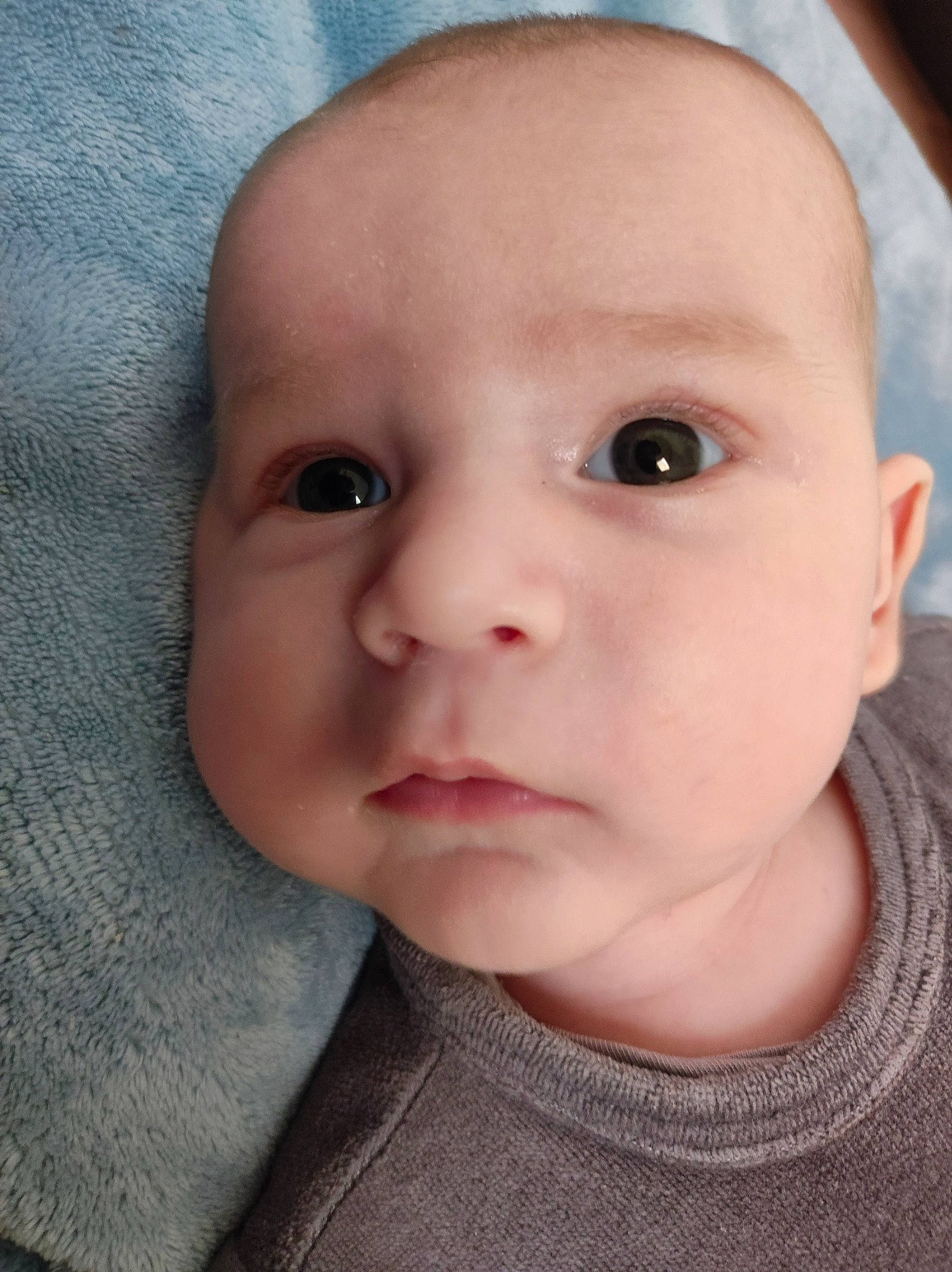 Jonas participe au concours pour gagner de l'argent avec cette photo : baby, baby_toddler_clothing, cheek, child, chin, close_up, collar, eye, eyebrow, eyelash, face, grey, iris, linens, lip, no_expression, nose, person, skin, sleeve