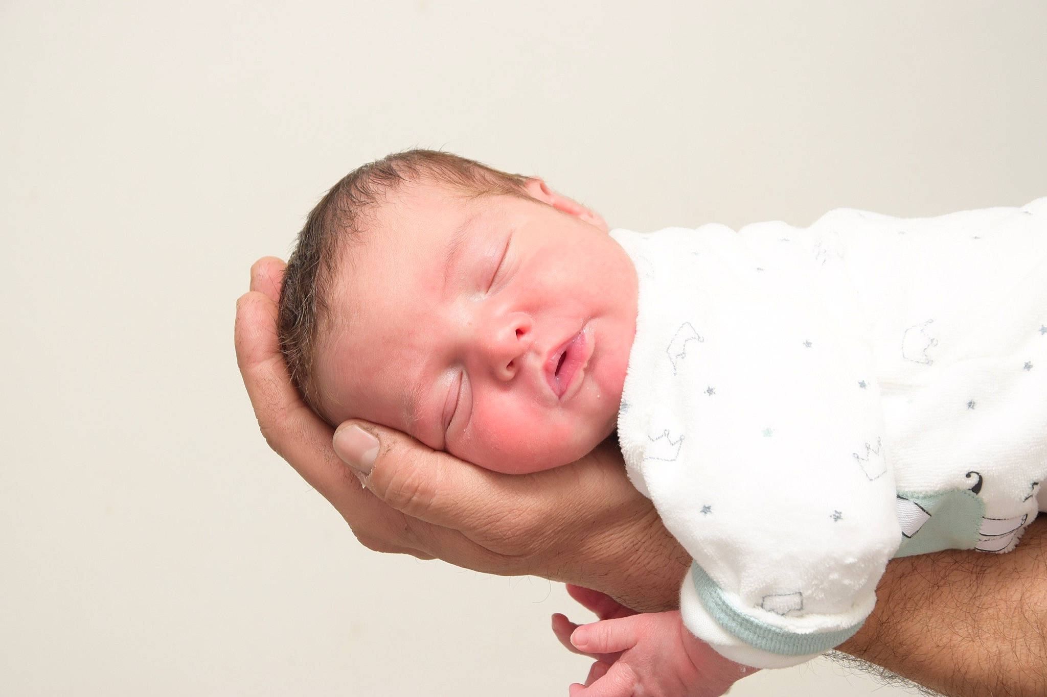 Sacha a rejoint le concours — aidez-le/la à gagner de superbes lots ! baby, baby_sleeping, cheek, child, ear, head, nose, person, photography, portrait_photography, skin, toddler
