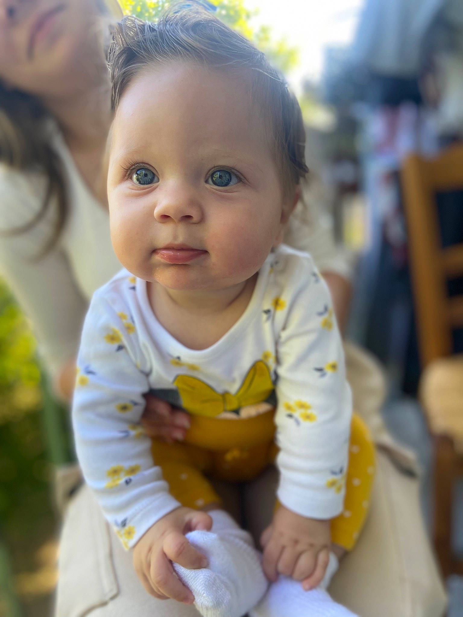 Kataleya participe au concours pour gagner de l'argent avec cette photo : baby, baby_toddler_clothing, cheek, child, chin, dress, face, finger, grass, hair, hand, happy, iris, mammal, nose, person, skin, sleeve, smile, toddler