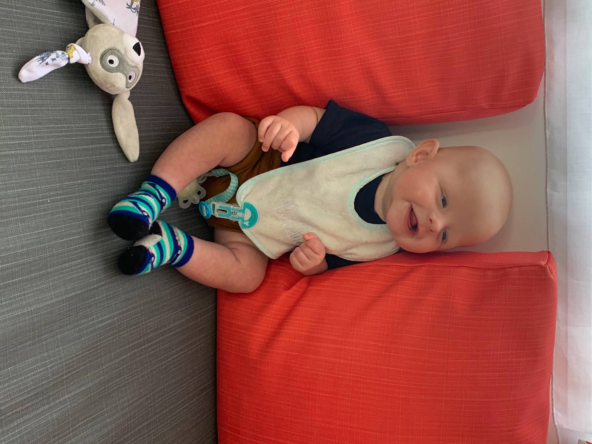 Sasha a rejoint le concours — aidez-le/la à gagner de superbes lots ! baby, child, joint, person, toddler