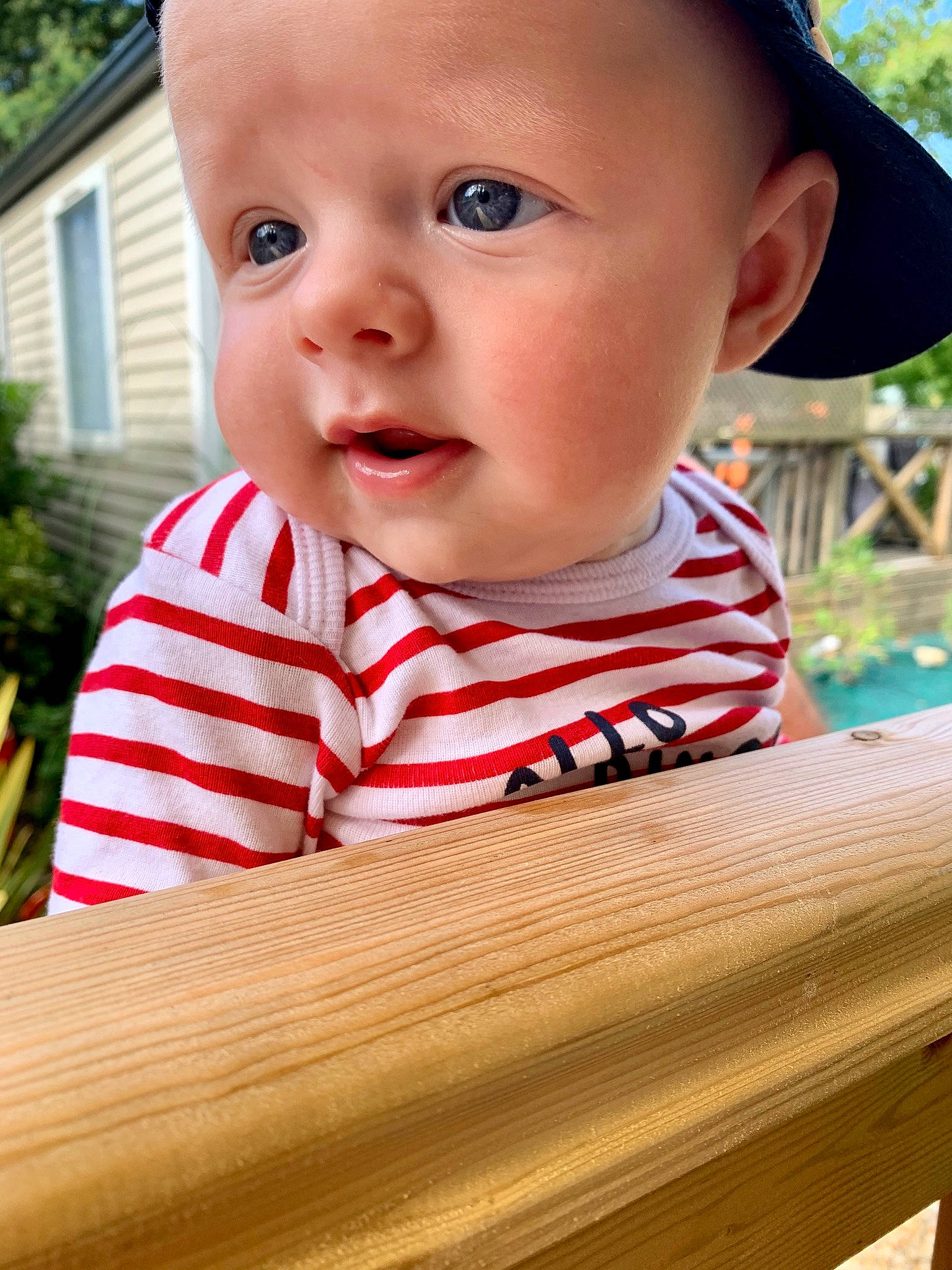 Sasha a rejoint le concours — aidez-le/la à gagner de superbes lots ! baby, cheek, child, child_model, chin, close_up, eye, face, facial_expression, head, lip, mouth, neck, nose, person, photography, sitting, skin, smile, toddler