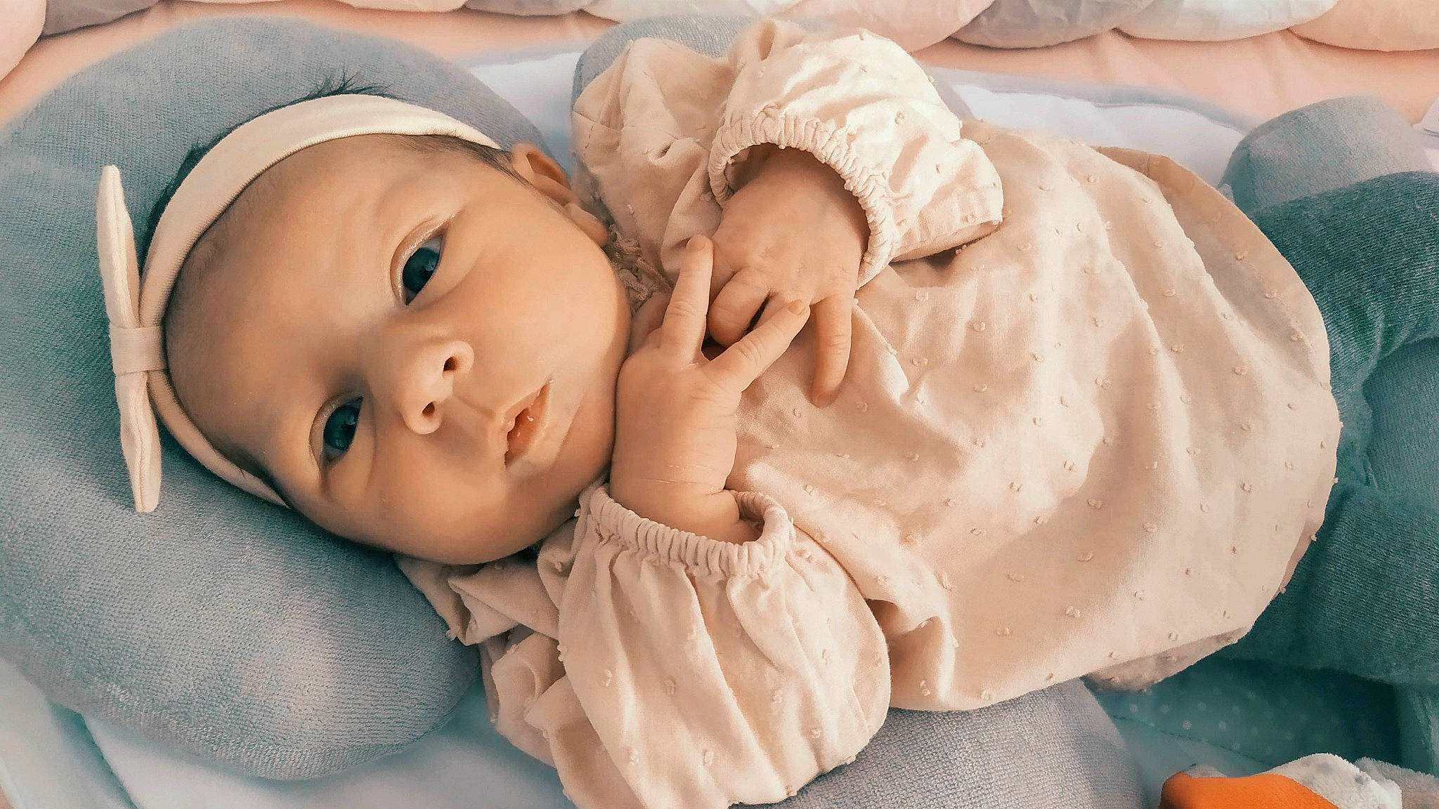 Shana participe au concours pour gagner de l'argent avec cette photo : baby, baby_sleeping, baby_toddler_clothing, cap, cheek, child, chin, comfort, eye, eyebrow, happy, headgear, headwear, human_body, knit_cap, linens, lip, nose, person, skin