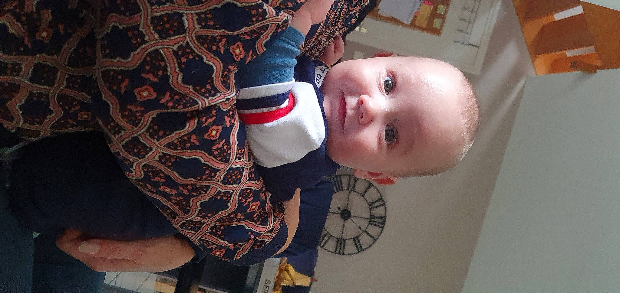 Malo a rejoint le concours — aidez-le/la à gagner de superbes lots ! arm, baby, cheek, child, ear, head, leg, mouth, nose, person, skin, toddler