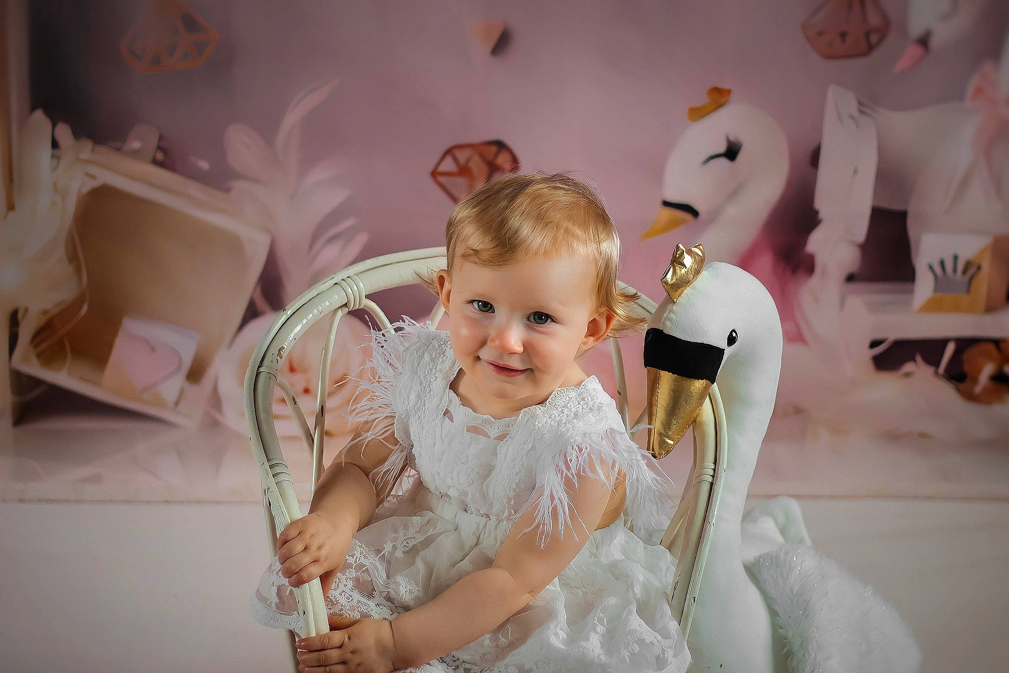Jade participe au concours pour gagner de l'argent avec cette photo : baby, baby_toddler_clothing, beauty, child, embellishment, event, facial_expression, flash_photography, fun, gesture, happy, headpiece, joy, person, pink, room, skin, sleeve, smile, textile