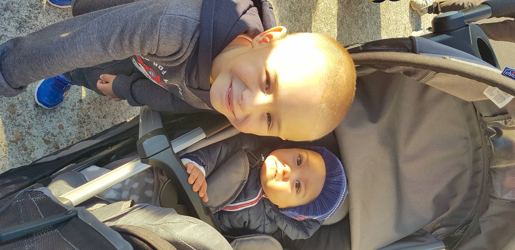 Alonzo a rejoint le concours — aidez-le/la à gagner de superbes lots ! headwear, joy, person