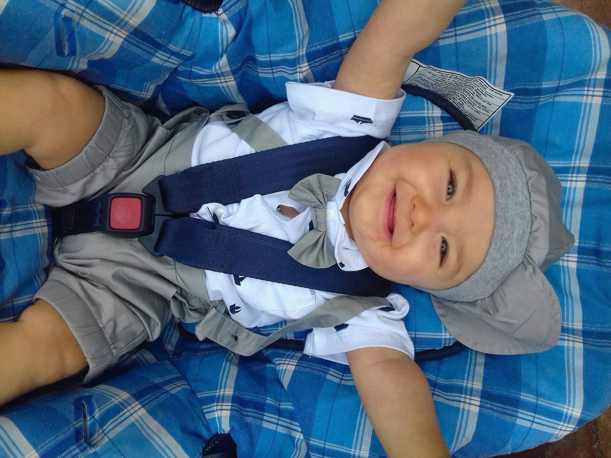 Alonzo a rejoint le concours — aidez-le/la à gagner de superbes lots ! arm, child, headwear, joy, person