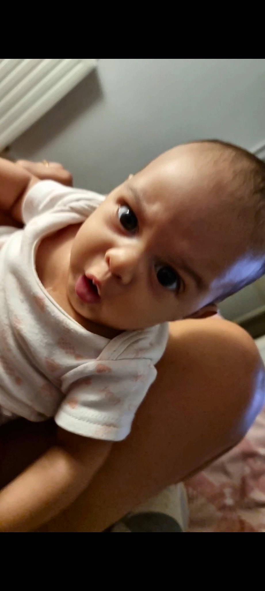 Naïya a rejoint le concours — aidez-le/la à gagner de superbes lots ! baby, baby_toddler_clothing, cheek, chest, child, close_up, comfort, elbow, eyelash, happy, iris, jaw, lip, mouth, muscle, neck, nose, person, sleeve, smile