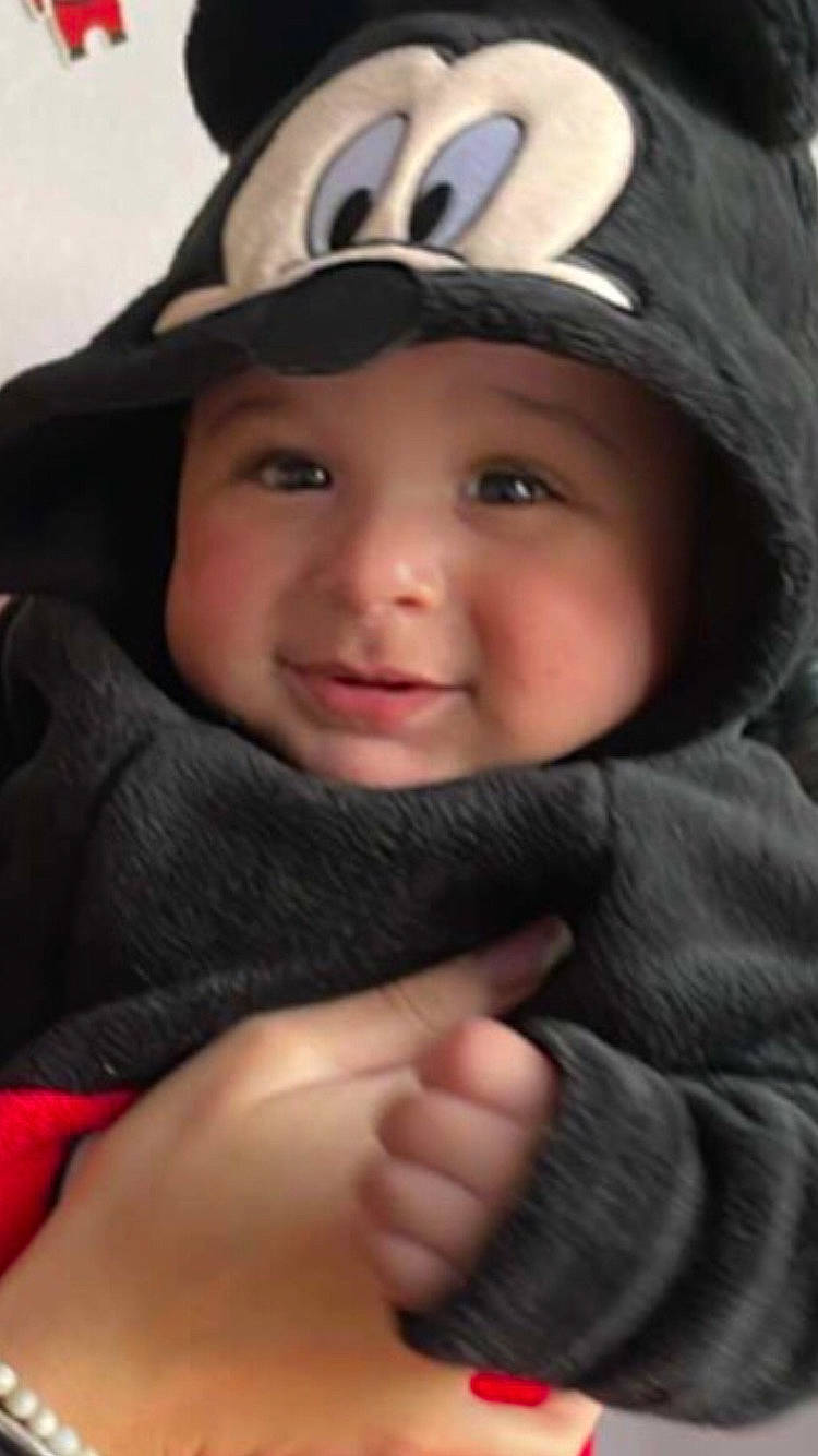 Naïm a rejoint le concours — aidez-le/la à gagner de superbes lots ! cap, cheek, chin, cool, eye, eyebrow, eyelash, finger, flash_photography, gesture, happy, headwear, joy, lip, mammal, mouth, nose, person, product, skin