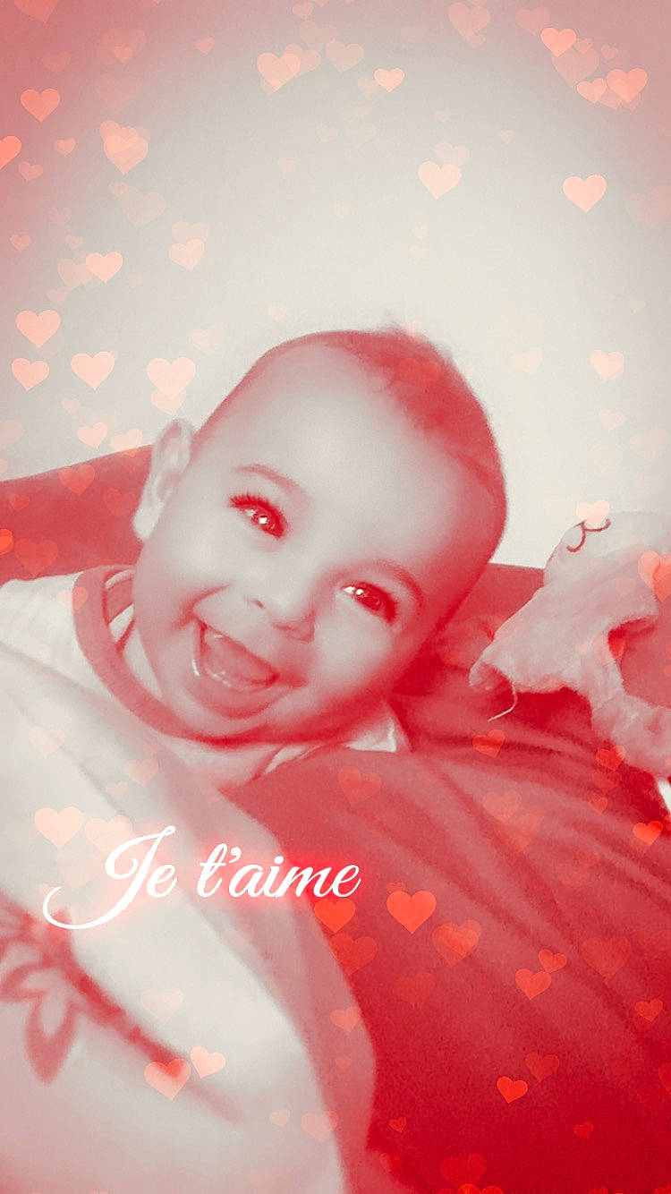 Naïm participe au concours pour gagner de l'argent avec cette photo : art, baby, carmine, cheek, child, eyebrow, fictional_character, fun, happy, joy, lip, magenta, paint, peach, people_in_nature, person, petal, pink, portrait_photography, selfie